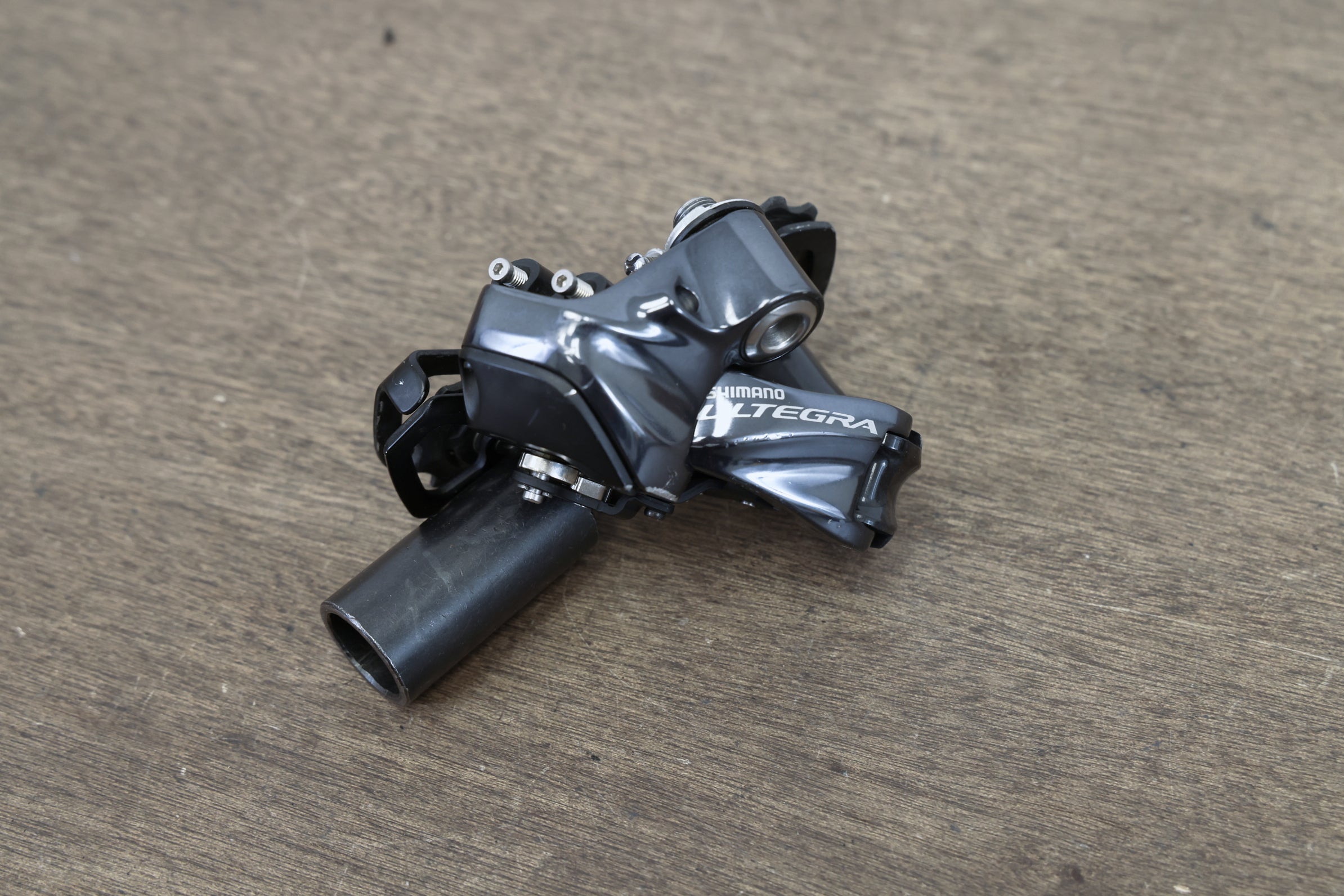 Shimano Ultegra 6870 Di2 11 Speed Electronic Rim Brake Road