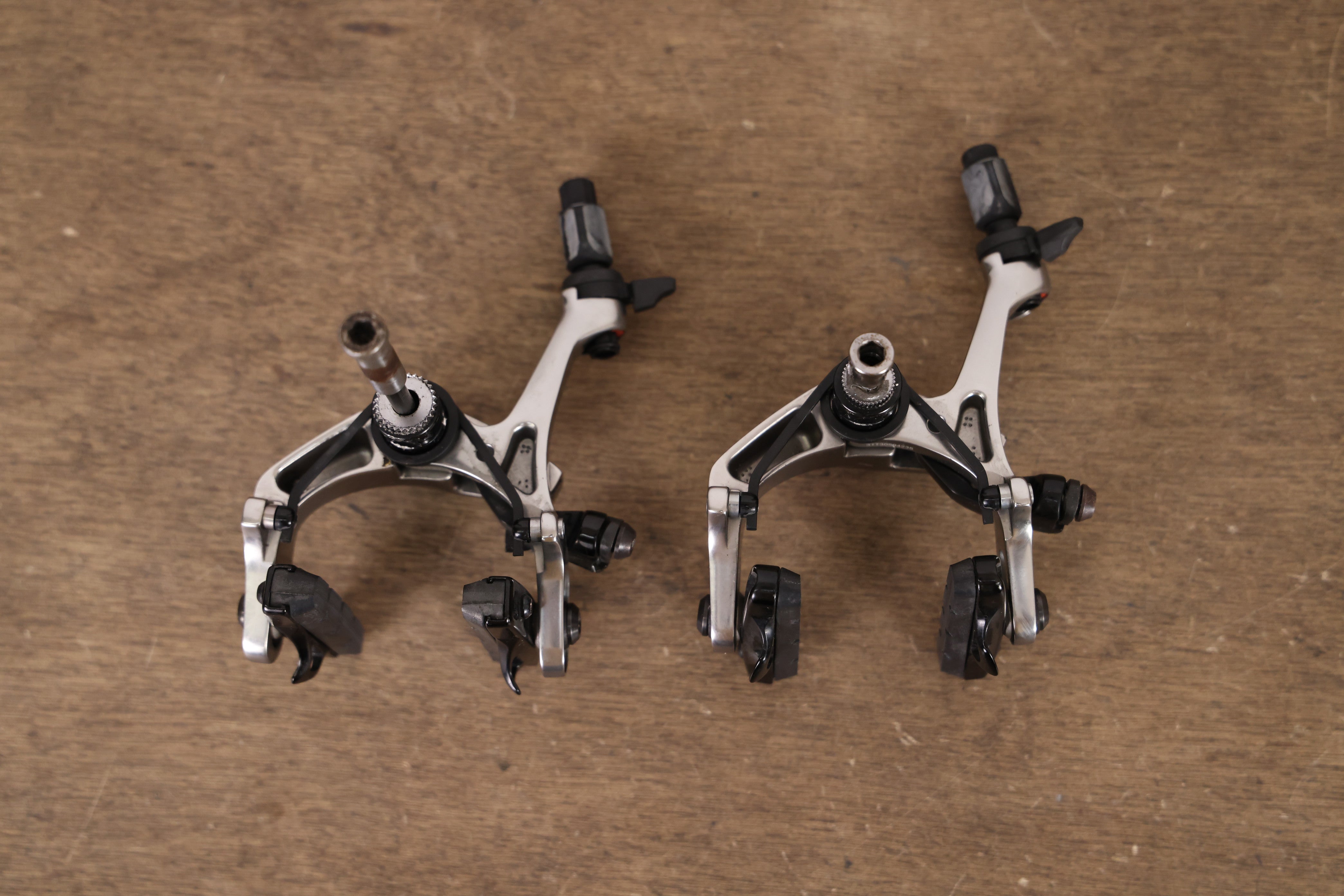 SRAM red AeroLink キャリパーブレーキ SRAM Red Aerolink Standard Center Mount Rim Brake Calipers