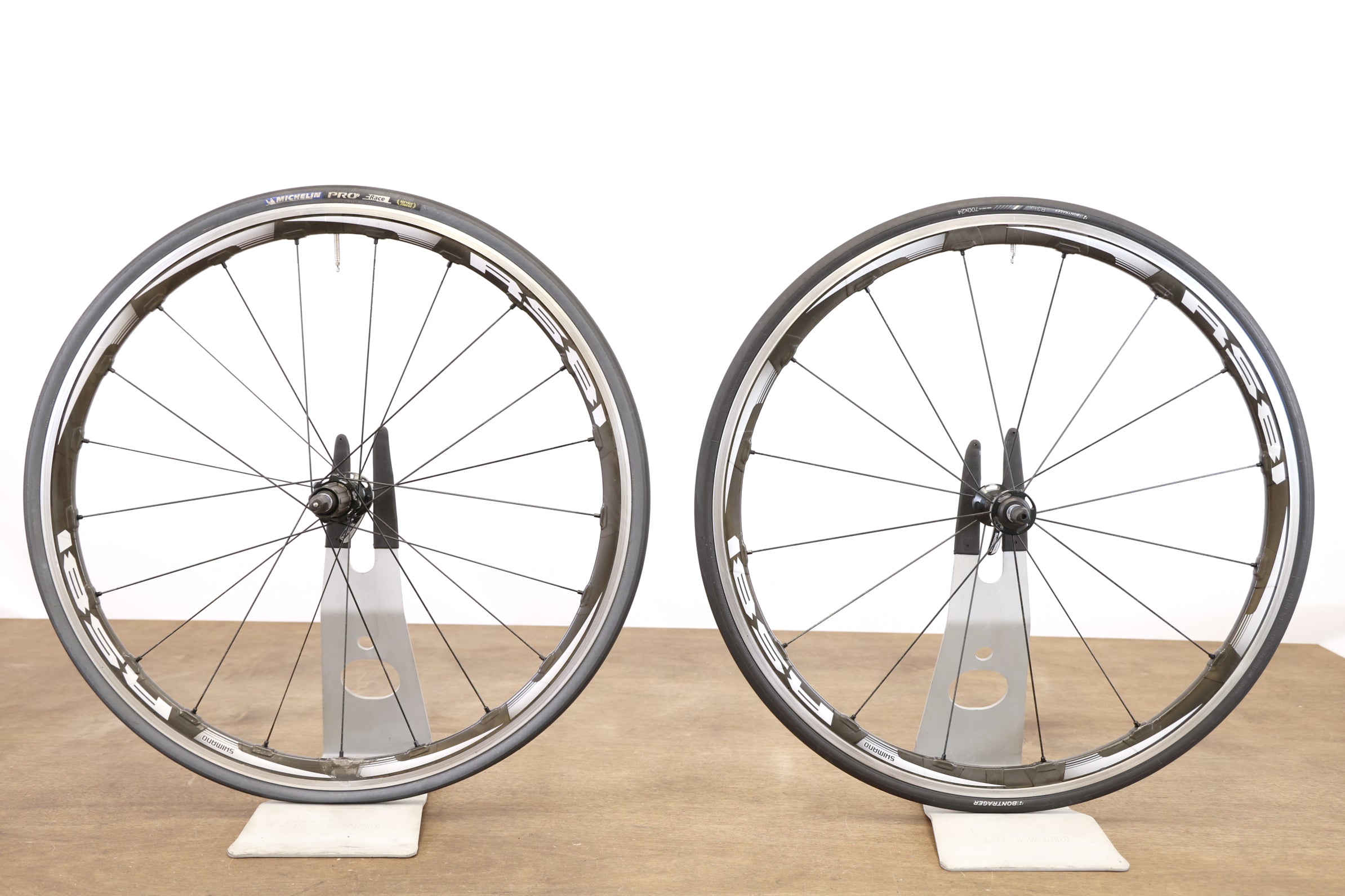 Shimano WH-RS81 C35 Carbon Alloy Clincher Rim Brake Wheelset 11