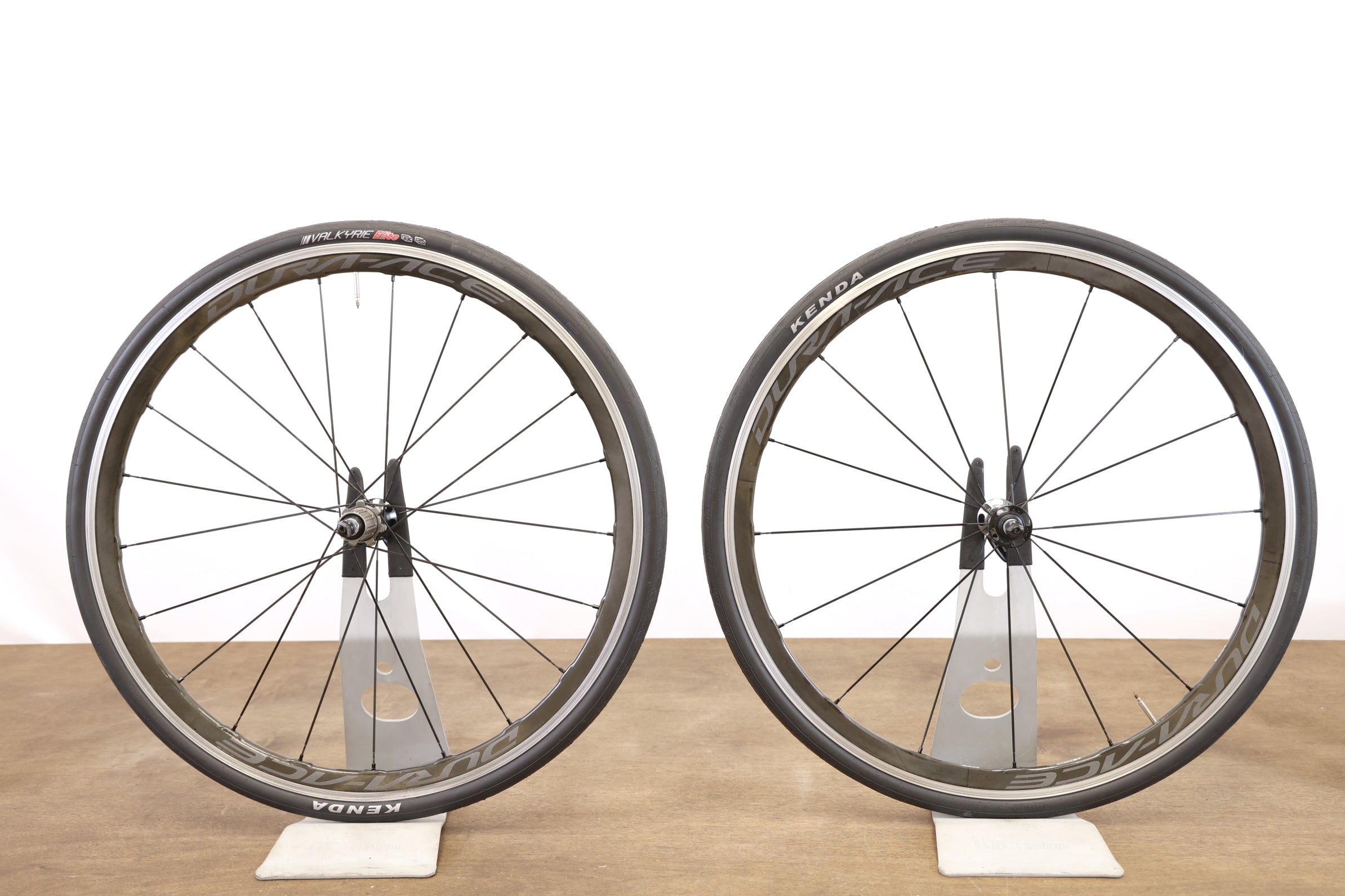 Shimano Dura-Ace WH-R9100 C35 Carbon Tubeless Rim Brake Wheelset