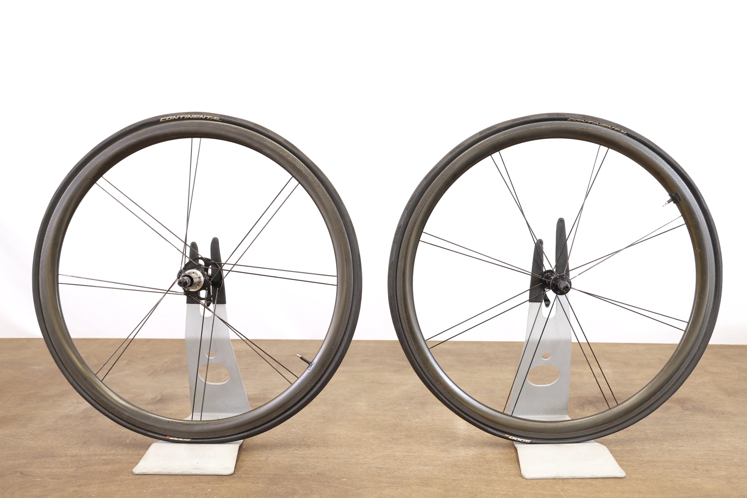 ROLF PRIMA ARES 3 Discホイールセット Ares4 ES - carbon clincher, mid depth, hand-built in US – Rolf Prima