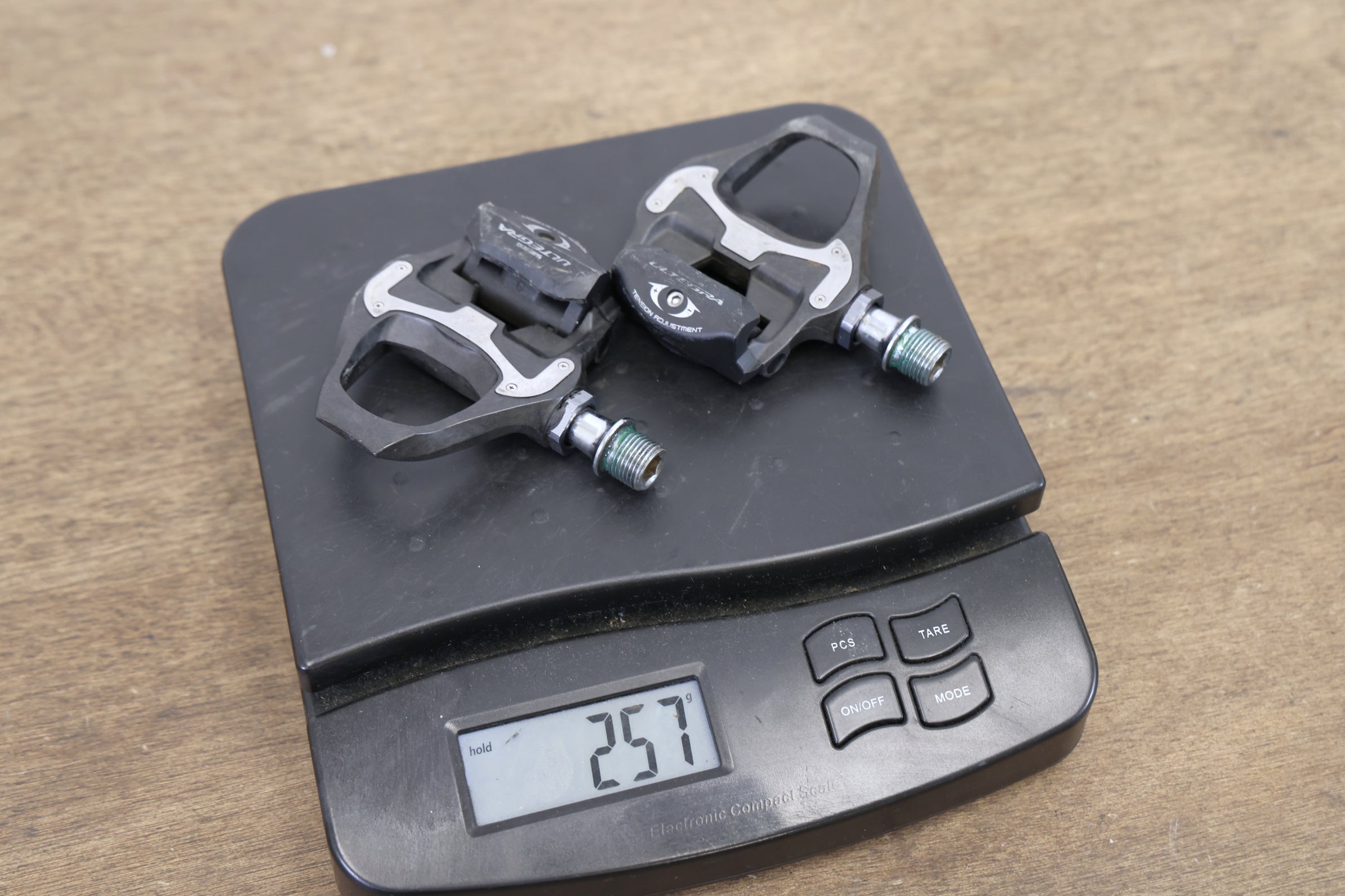 Shimano Ultegra PD-6800 クリート付き Shimano Ultegra PD-6800 SPD-SL Pedals at BikeTiresDirect