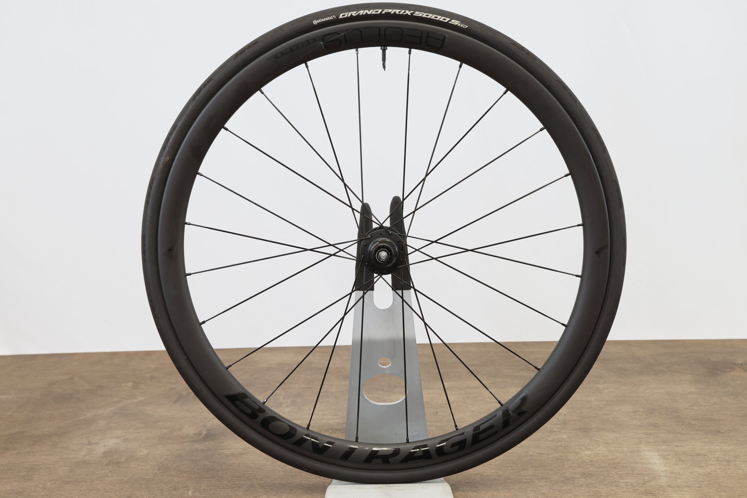REAR Bontrager Aeolus Elite 35 TLR Carbon Tubeless Clincher Disc