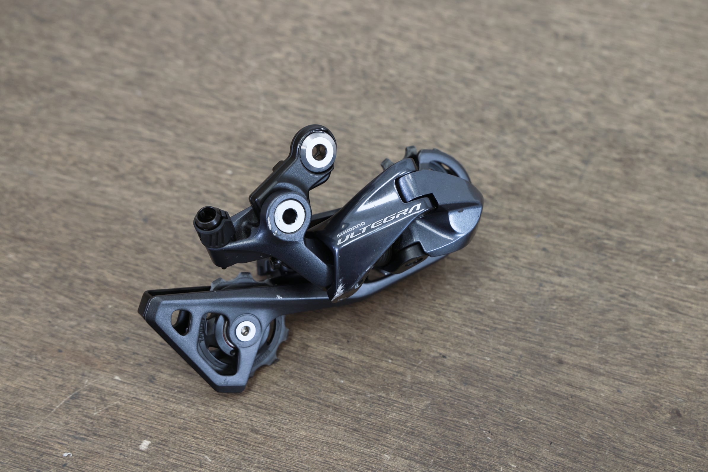 Shimano Ultegra RD-R8000 SS Short Cage Rear Derailleur – 11-Speed