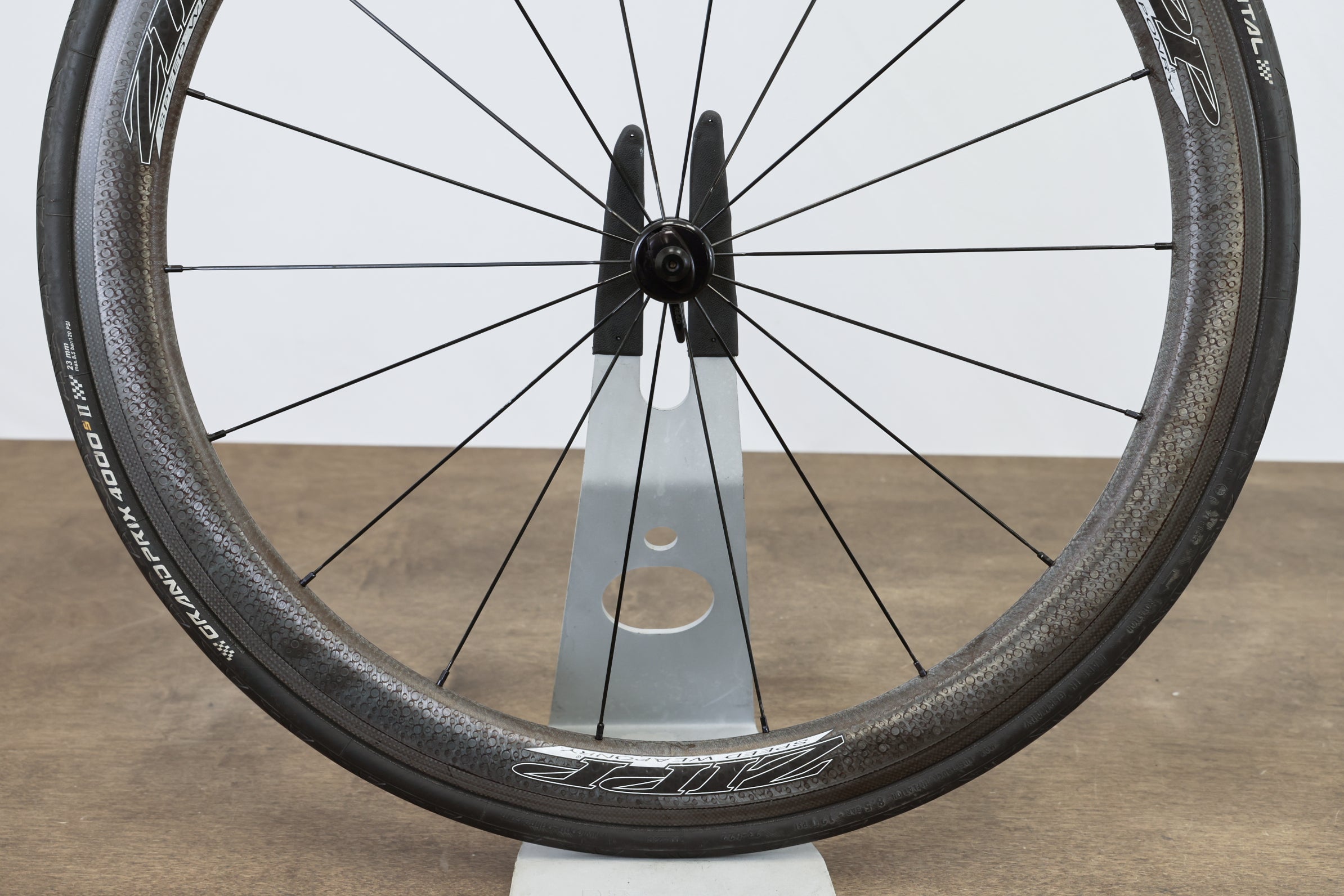 ZIPP 303 クリンチャー　リムブレーキ ZIPP 303 クリンチャーリムブレーキ