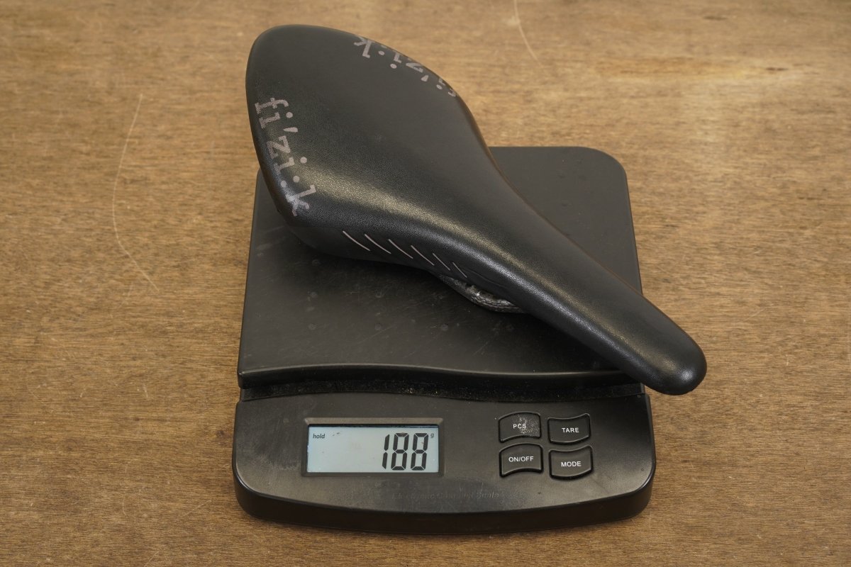 126mm (Regular) Fizik Arione R1 Carbon Rail Road Saddle 188g
