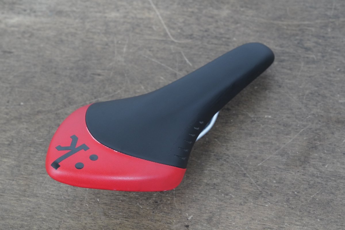 132mm Fizik Arione Tri 2 Manganese Rail Road Saddle 266g