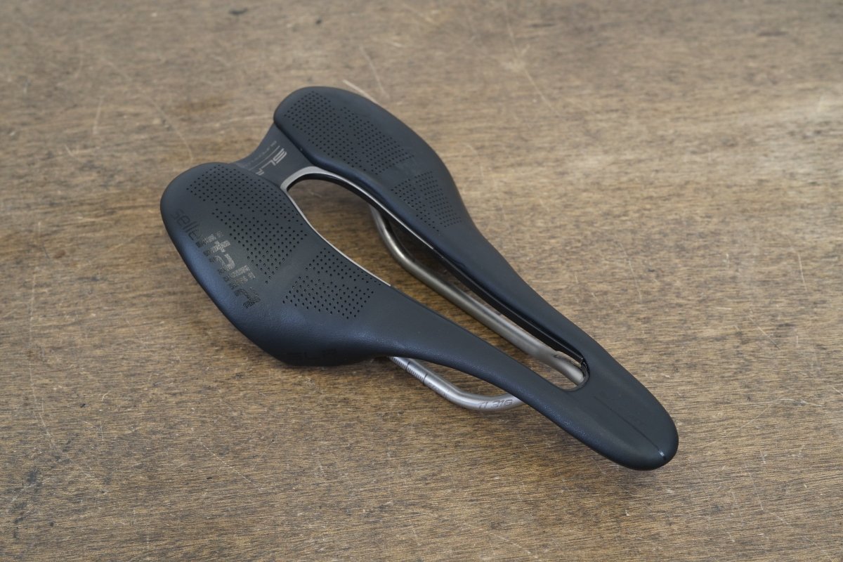 132mm Selle Italia SLR Superflow Boost Titanium Rail Road Saddle 164g