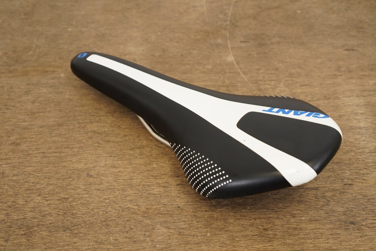 135mm Giant Velo Alloy Rail Road Saddle 348g