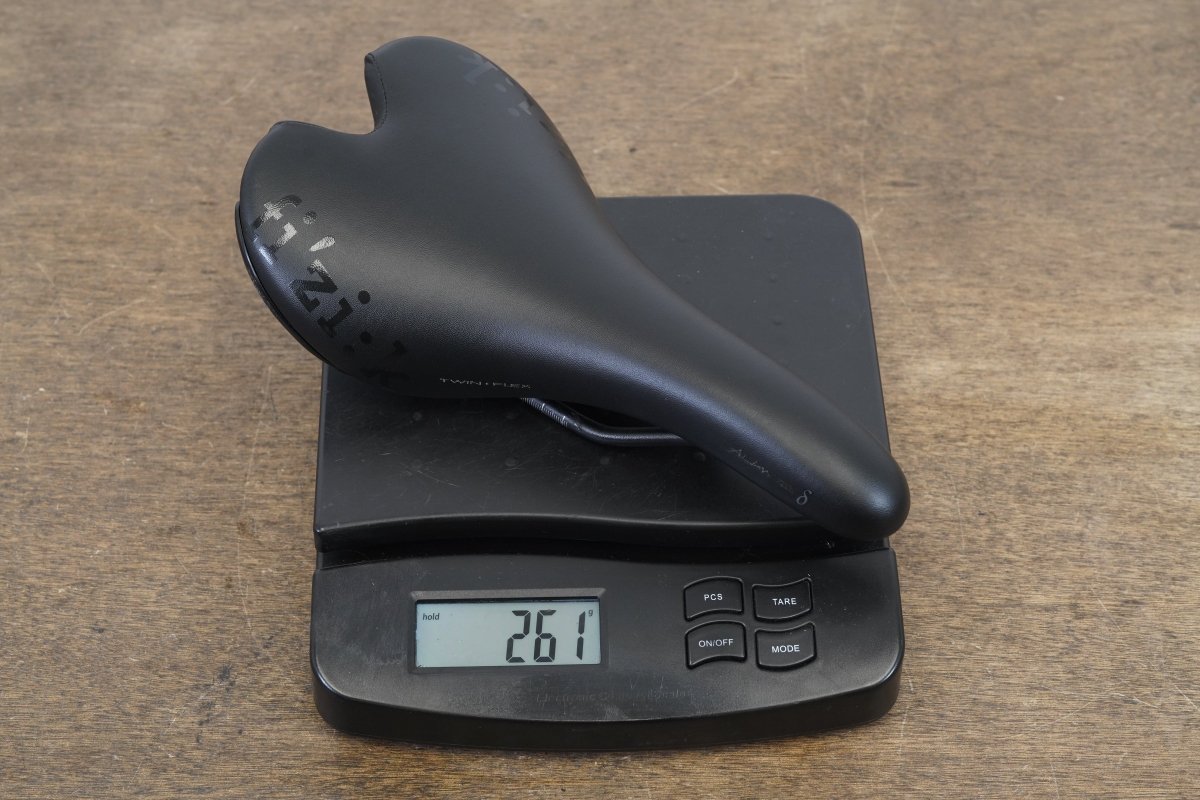 140mm Fizik Aliante Delta Manganese Rail Road Saddle 261g