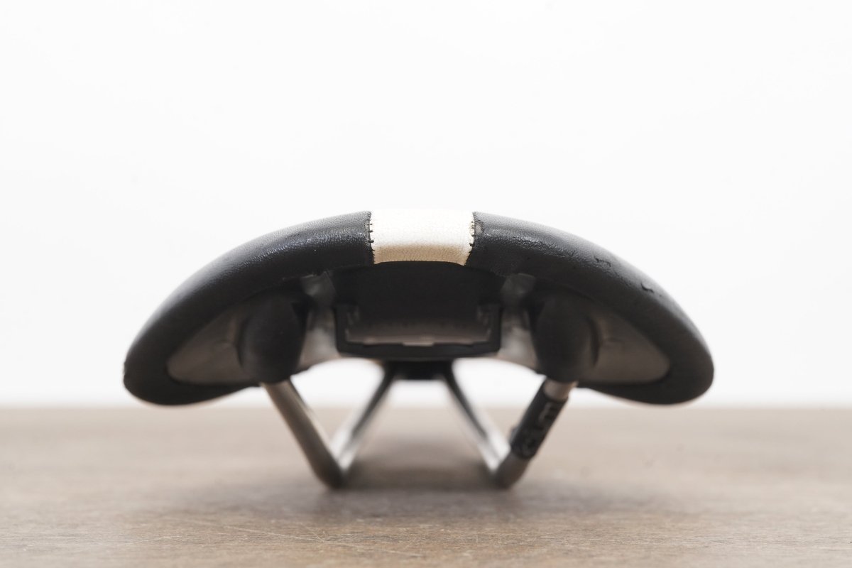 140mm (Regular) Fizik Antares R3 Kium Rail Road Saddle 178g