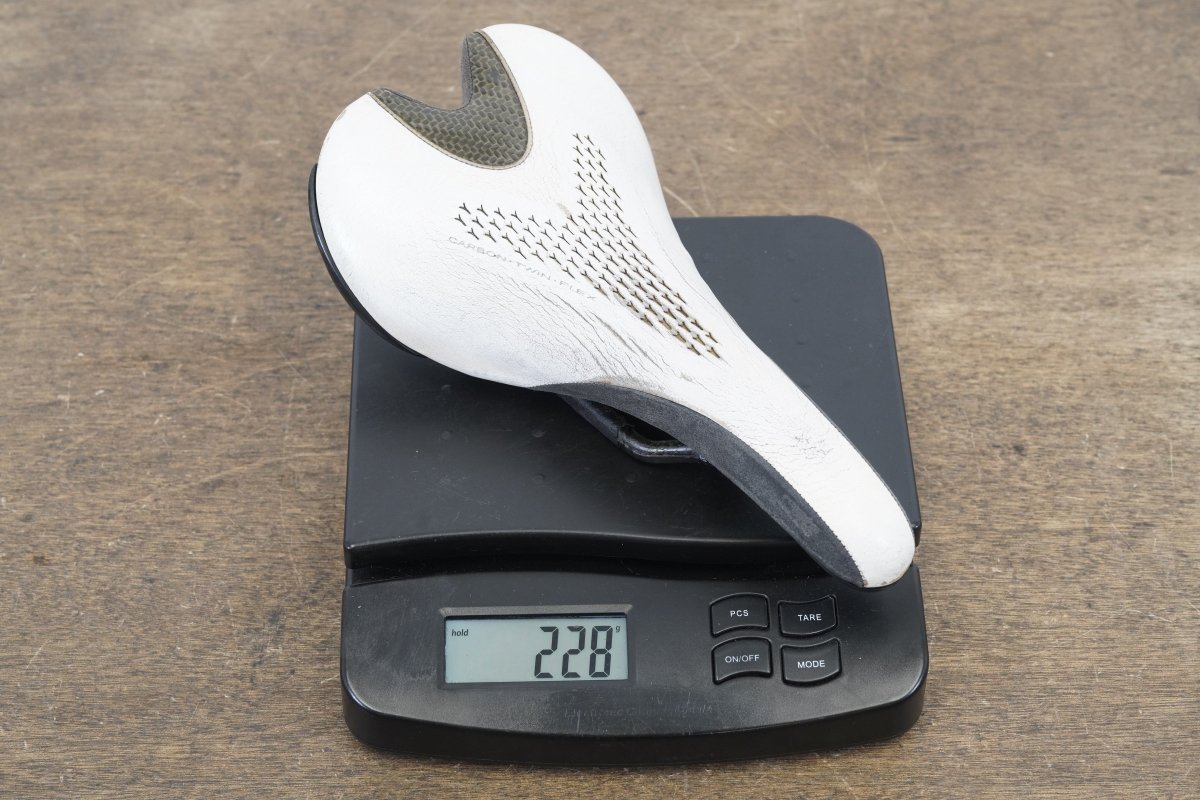 142mm Fizik Aliante XM Carbon Rail Road Saddle 228g