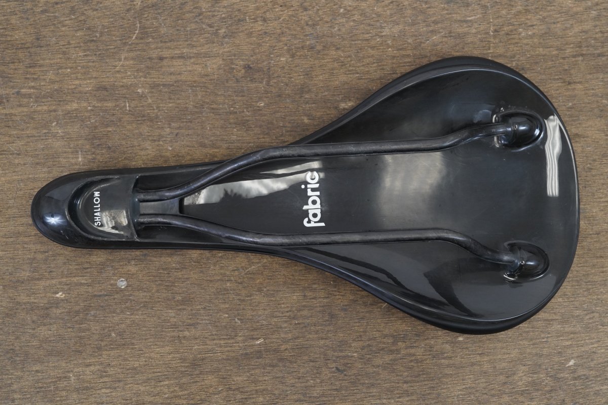 142mm (Shallow) Fabric Scoop Pro Carbon Rail Road Saddle 202g