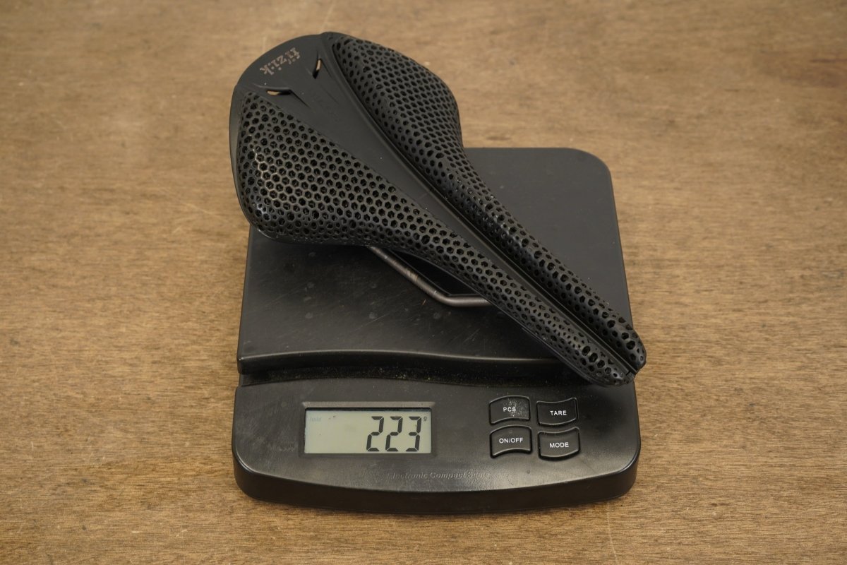149mm Fizik Antares R3 Versus Evo Adaptive Kium Rail Road Saddle 223g