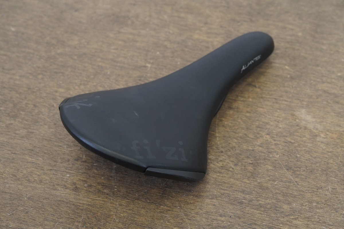 150mm (Large) Fizik Aliante R5 Manganese Rail Road Saddle 252g