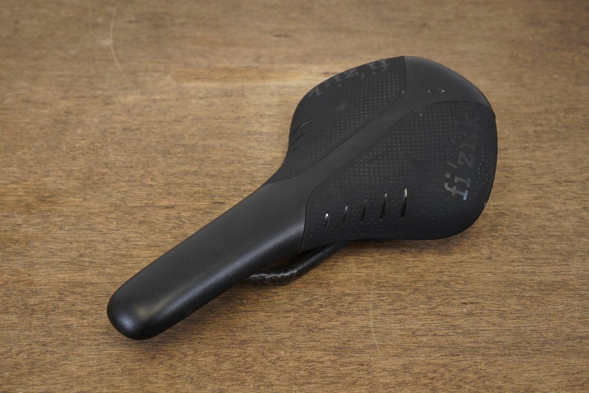 150mm (Large) Fizik Antares R1 Carbon Rail Road Saddle 167g