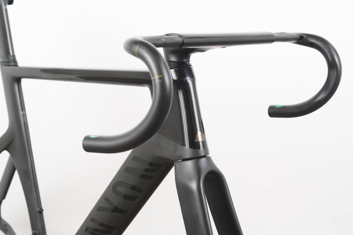 2023 M (Medium) Canyon Aeroad CFR Carbon Disc Brake Road Frameset + Cockpit