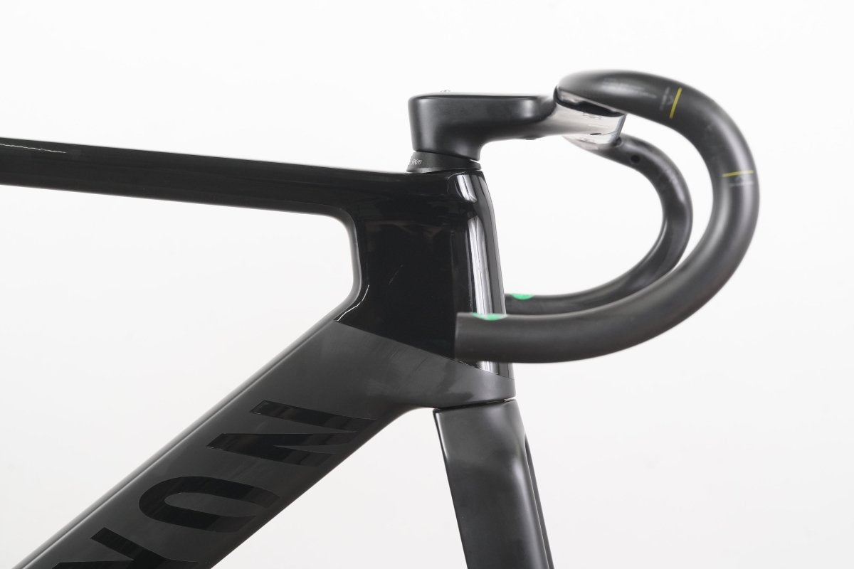 2023 M (Medium) Canyon Aeroad CFR Carbon Disc Brake Road Frameset + Cockpit