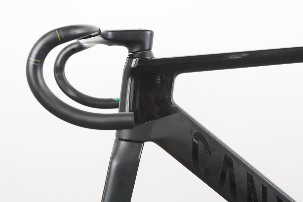 2023 M (Medium) Canyon Aeroad CFR Carbon Disc Brake Road Frameset + Cockpit