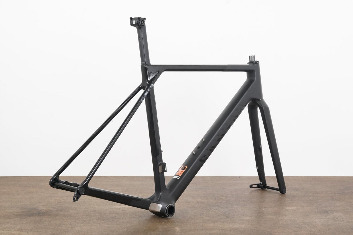 2023 M (Medium) Canyon Ultimate CF SLX Carbon Disc Road Frameset *Needs Service*