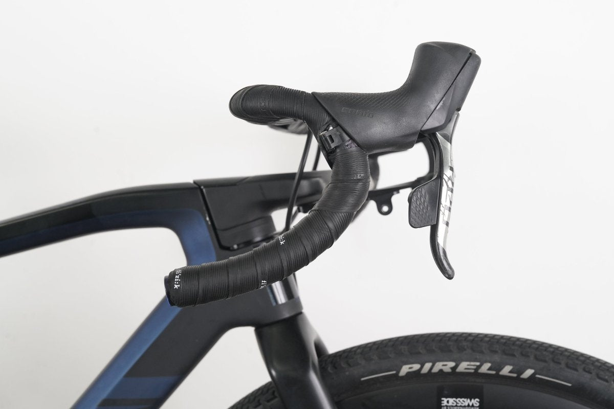 2XS Canyon Grail CF SLX 9 SRAM Red AXS HRD DT Swiss Carbon DIsc Gravel Bike