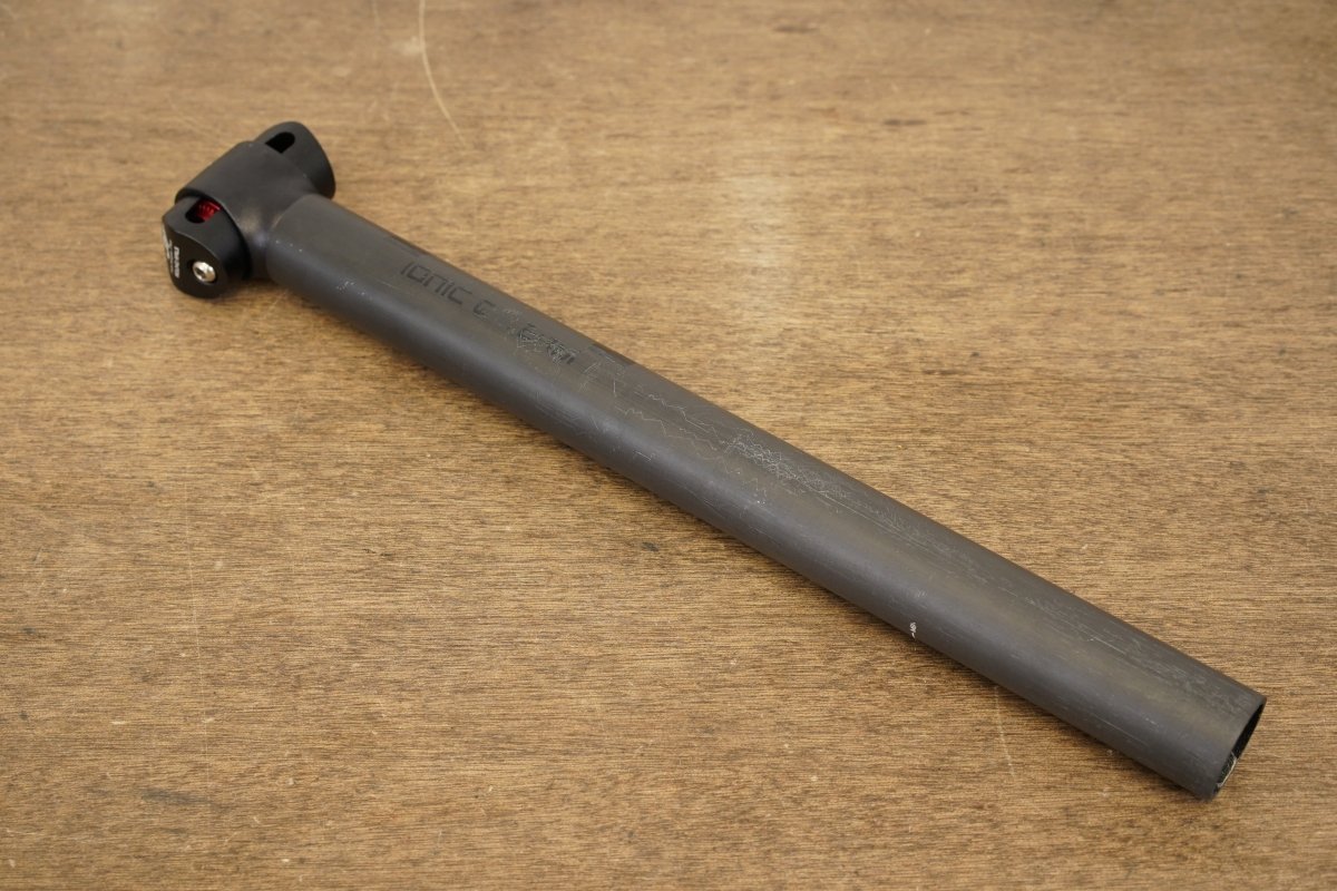 3T のシートポストIONIC-0 TEAM 31.6mm 3T Ionic 0 Team Carbon Alloy 0 Setback Road Seatpost