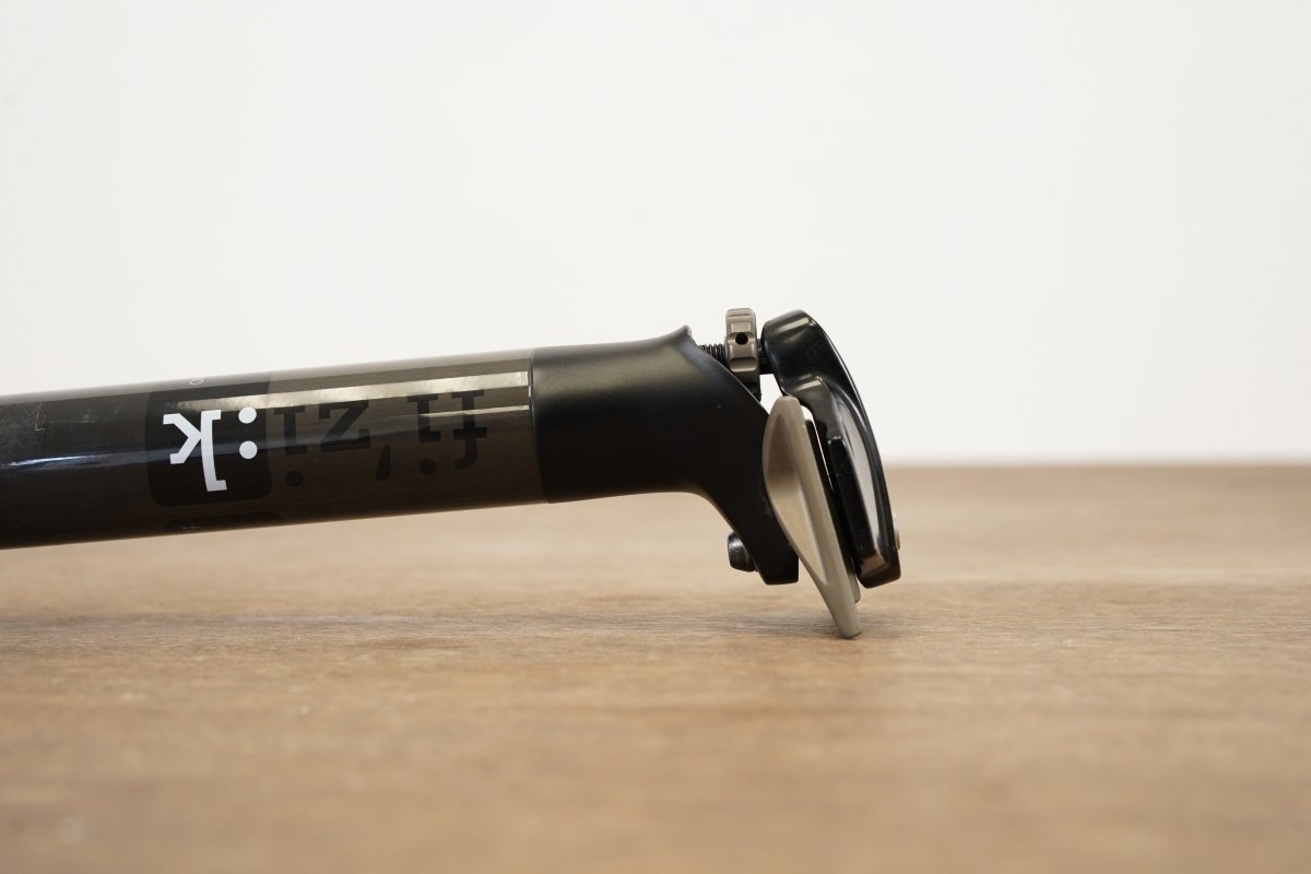 31.6mm Fizik Cyrano R1 Carbon Alloy Setback Road Seatpost