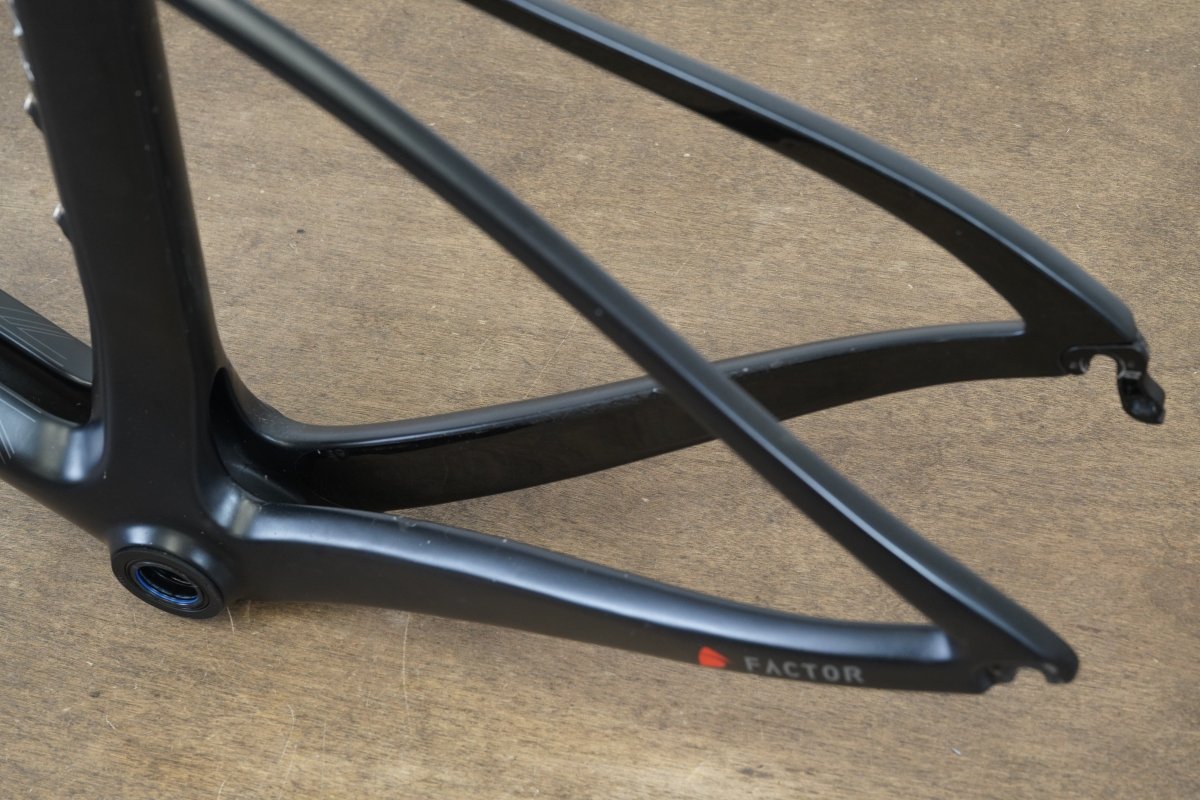 54cm Factor One V1 Carbon Rim Brake Road Frameset + Cockpit