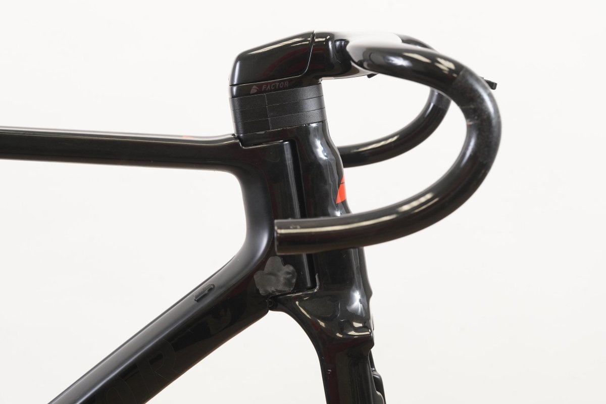54cm Factor One V1 Carbon Rim Brake Road Frameset + Cockpit