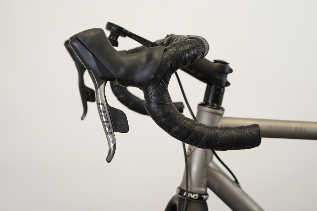 56cm Moots Vamoots RSL SRAM Red AXS HRD ENVE G23 Titanium Disc Road Bike