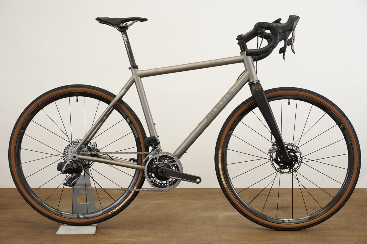 56cm Moots Vamoots RSL SRAM Red AXS HRD ENVE G23 Titanium Disc Road Bike