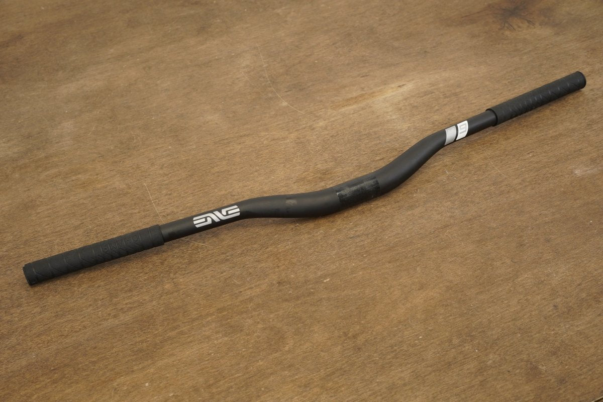 810mm M9 Carbon Flat MTB Handlebar + Grips 31.8mm