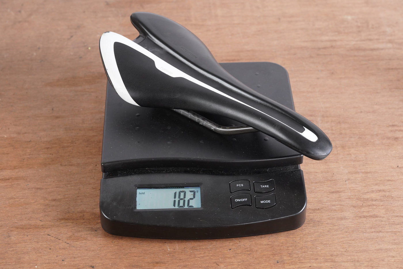 130mm Giant Contact SLR Carbon Rail Road Saddle 182g