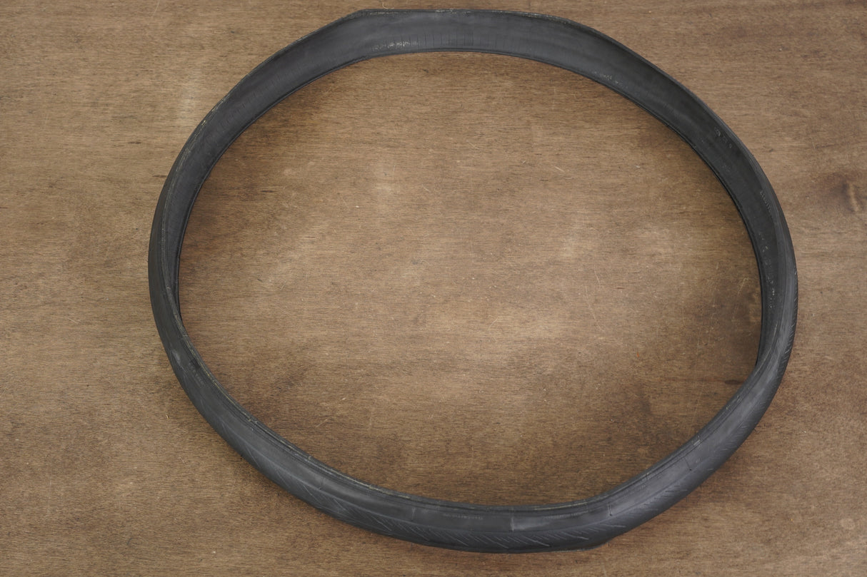 (1) 700x32C 32mm Pirelli P7 Sport Clincher Road Tire