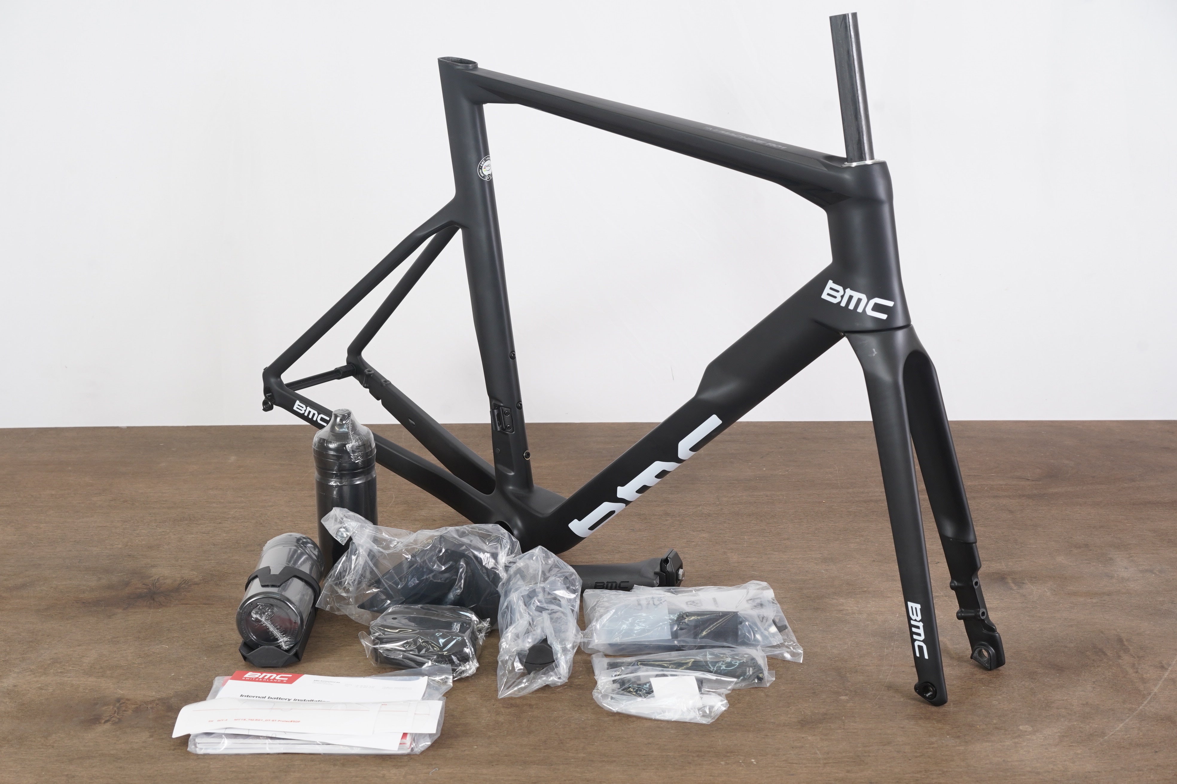 BMC timemachine TMR01 フレーム、コンポセット BMC ( ビーエムシー ) ロードフレーム TEAMMACHINE R 01 MOD F/S
