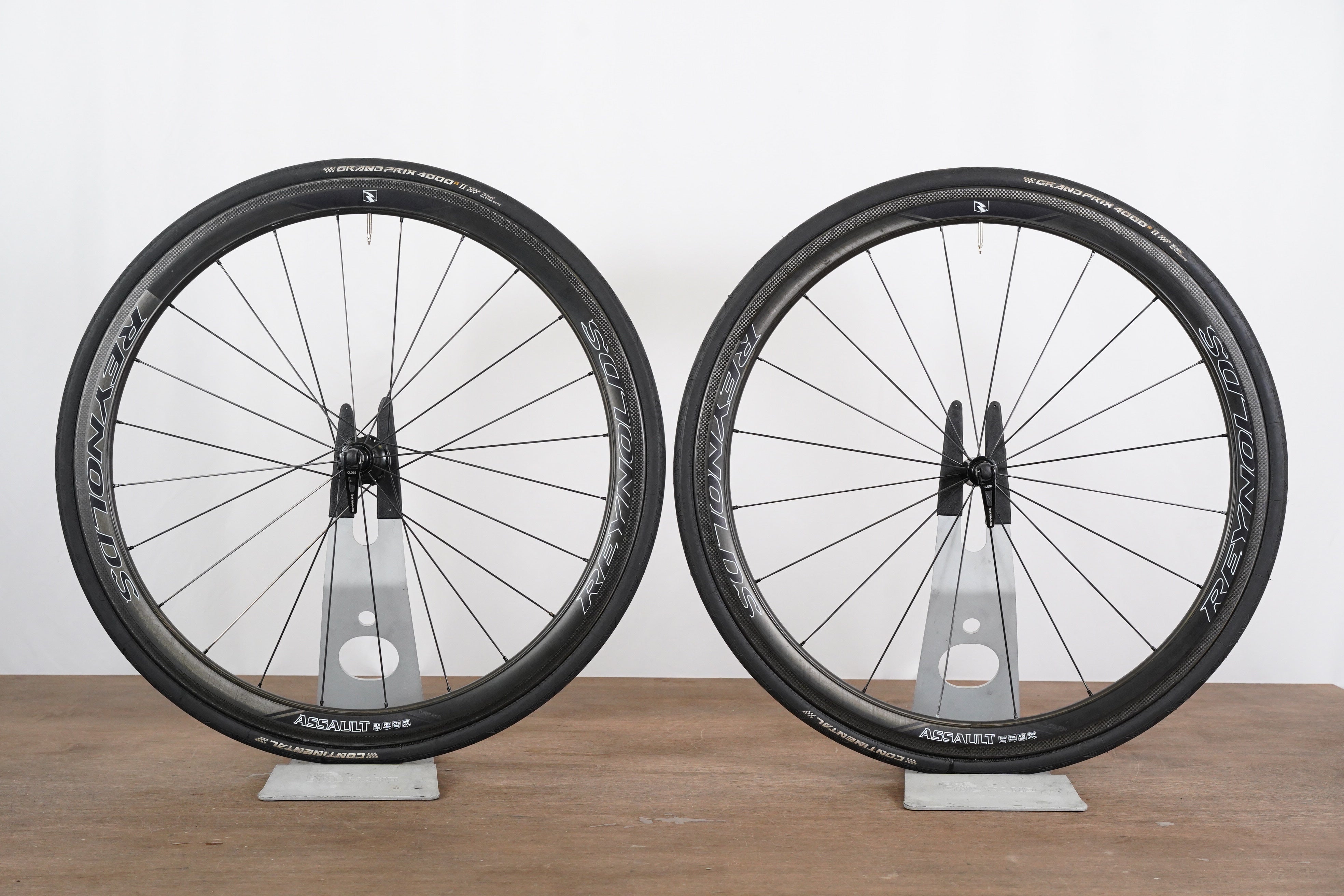 本当に信頼出来る店 Reynolds Assault SLG Carbon Tubeless Clincher Rim Brake パーツ