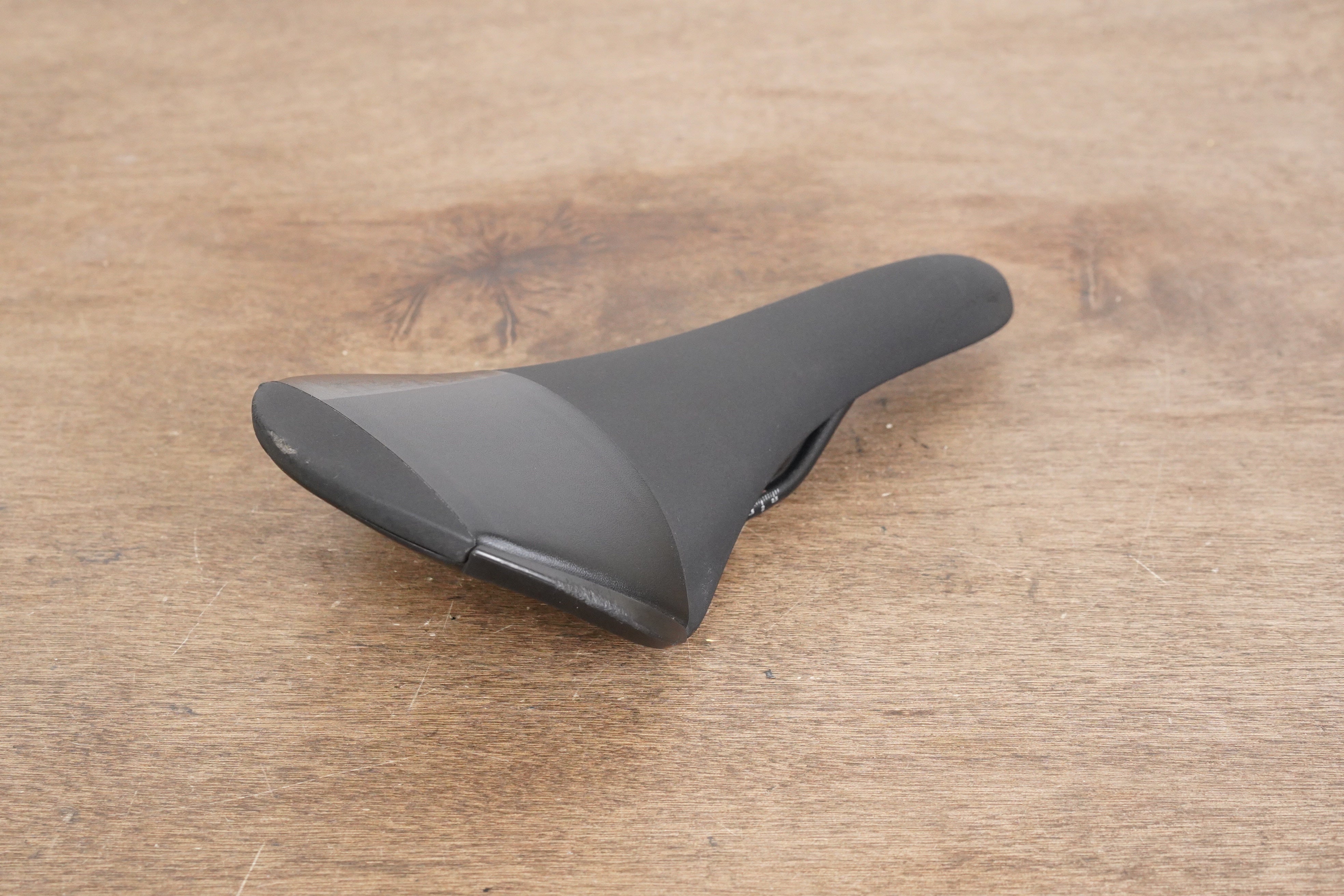 138mm (Regular) Fizik Aliante R5 Manganese Rail Road Saddle