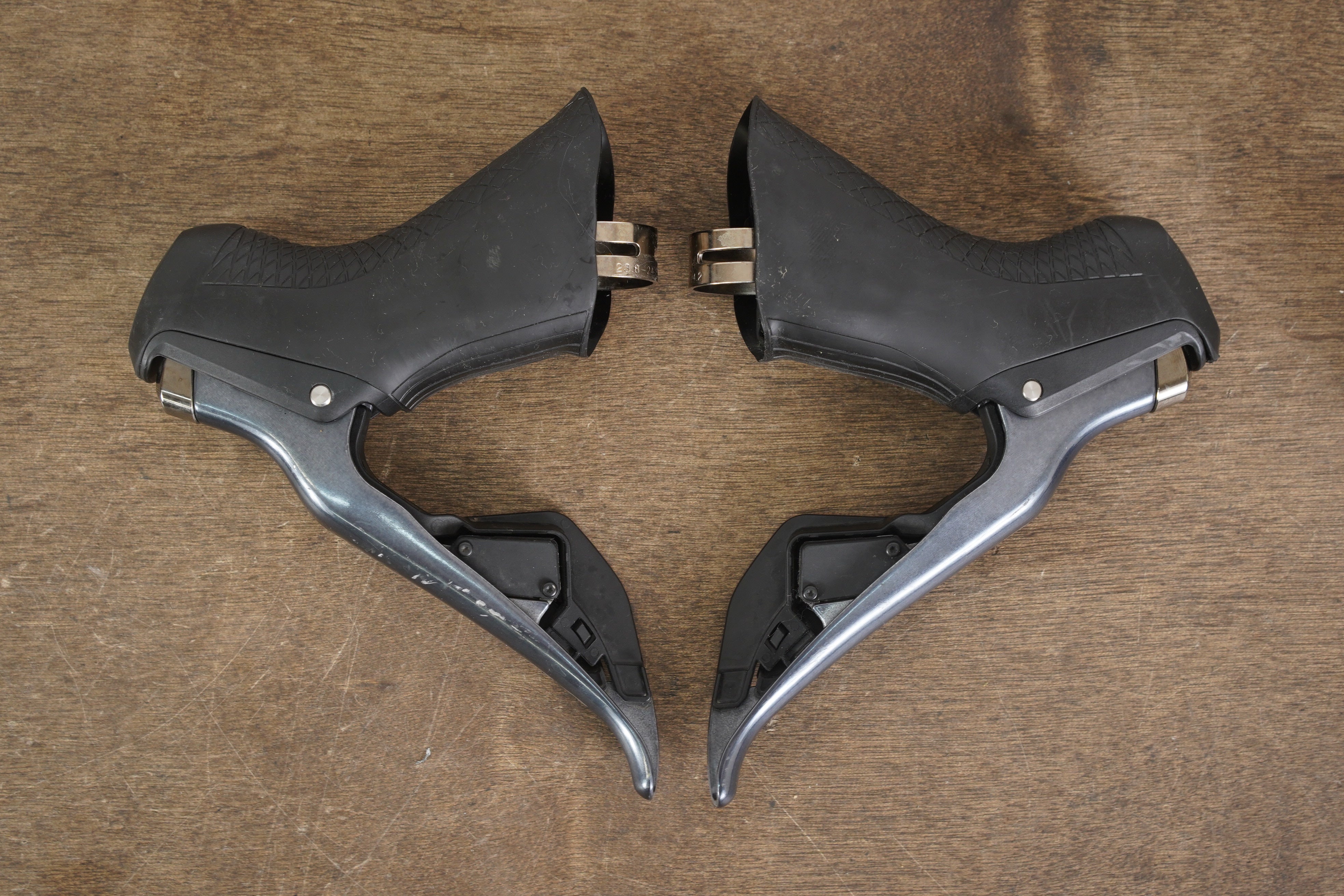 Shimano Ultegra R8050 Di2 11 Speed Electronic Rim Brake Road