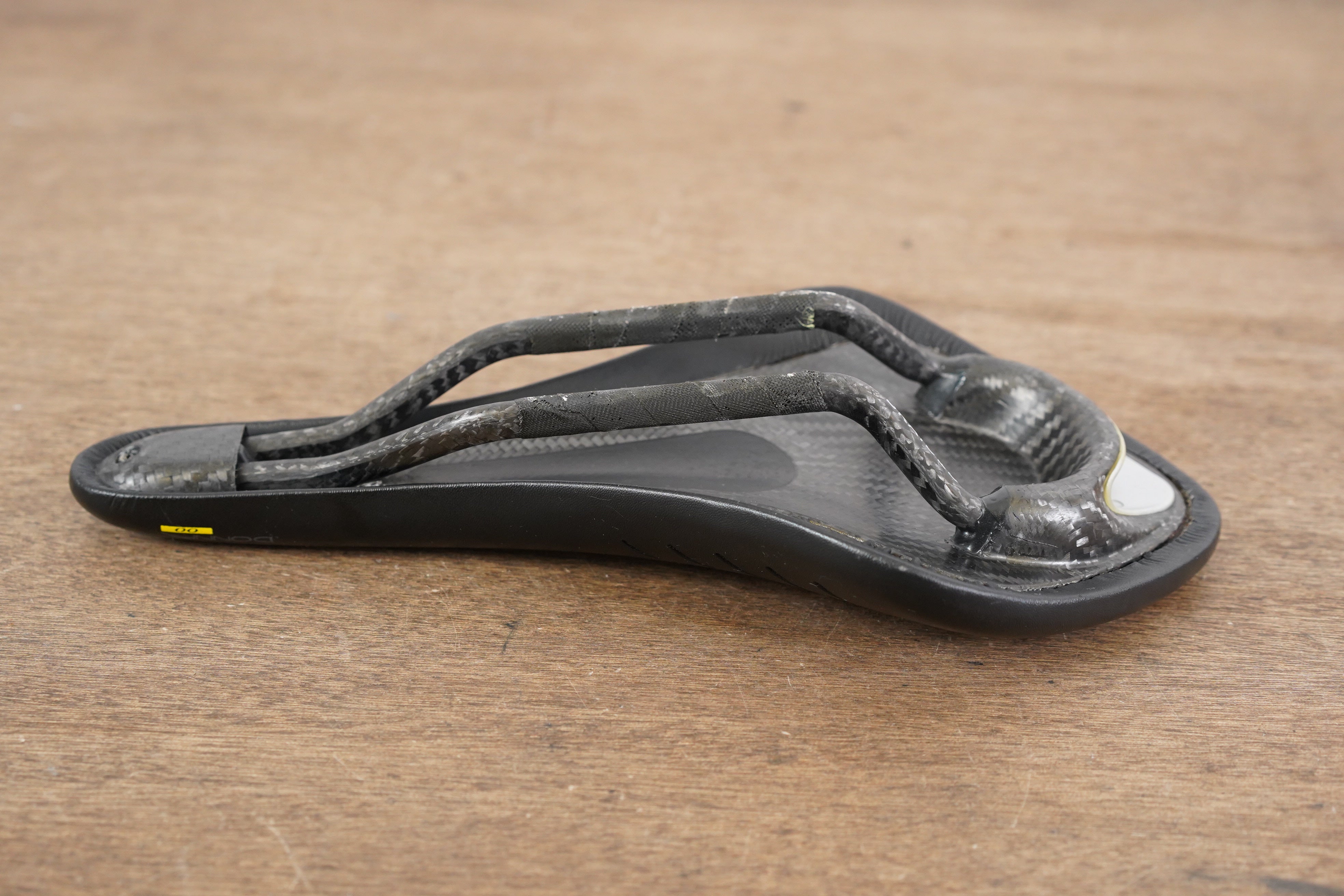 145mm Fizik Arione Donna 00 Carbon Braided Rail Road Saddle