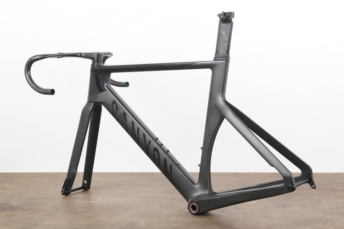 2023 M (Medium) Canyon Aeroad CFR Carbon Disc Brake Road Frameset + Cockpit