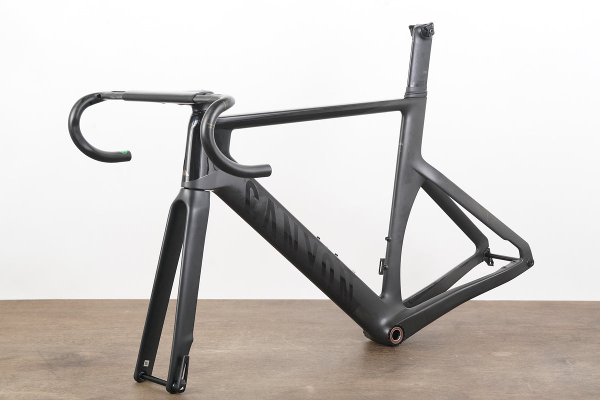 2023 M (Medium) Canyon Aeroad CFR Carbon Disc Brake Road Frameset + Cockpit