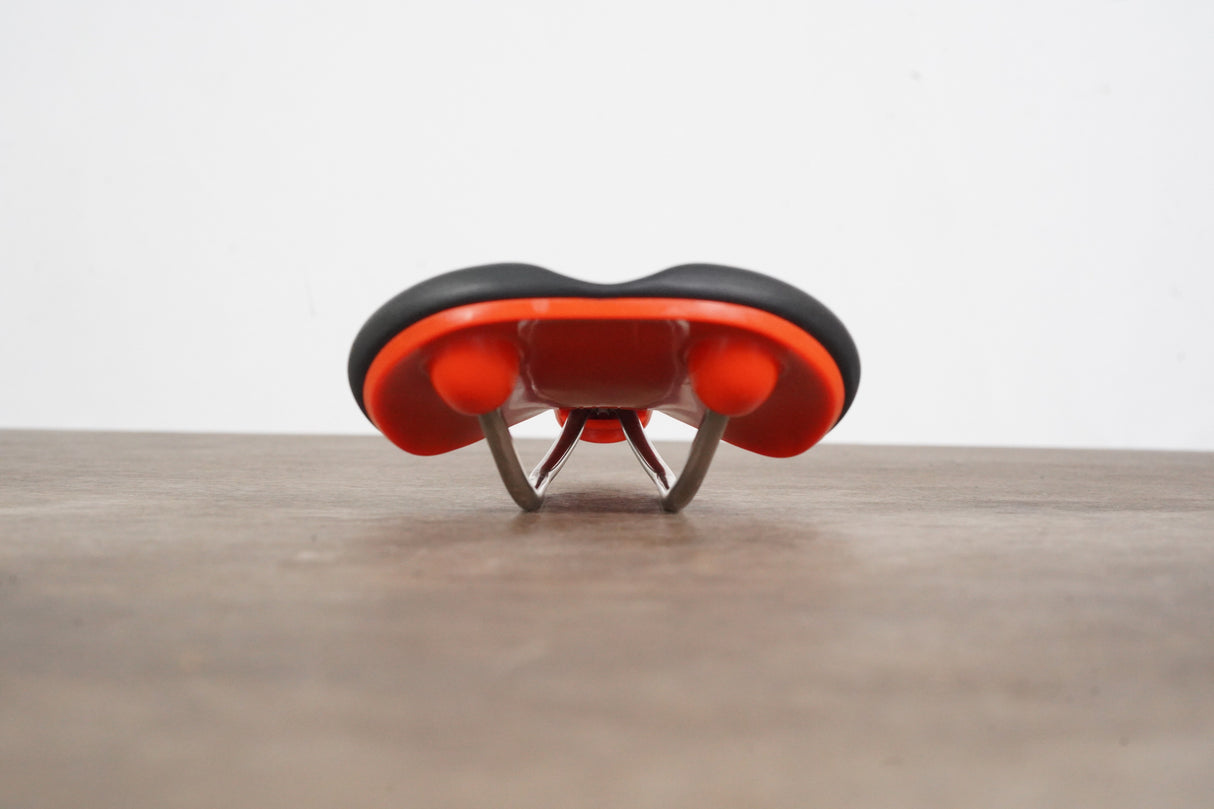 142mm (Shallow) Fabric Scoop Cr-Mo Rail Road Saddle 258g