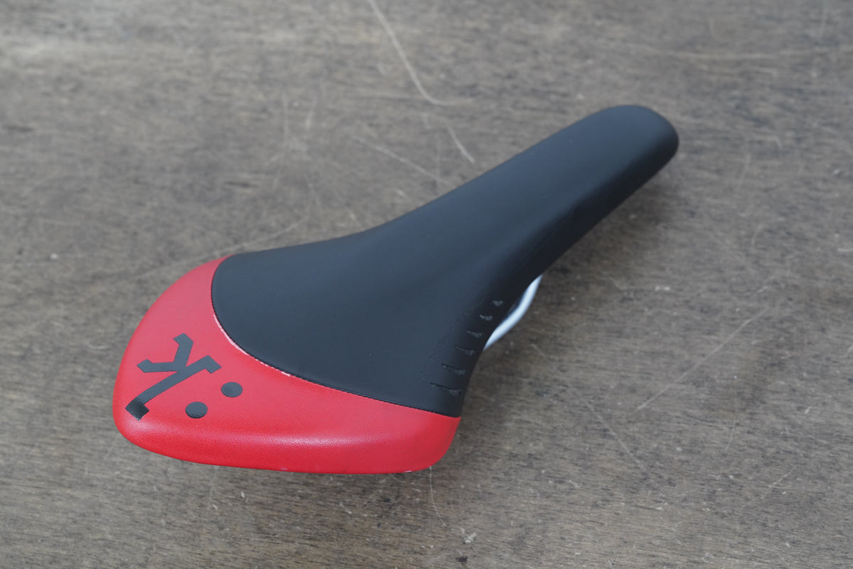 132mm Fizik Arione Tri 2 Manganese Rail Road Saddle 266g