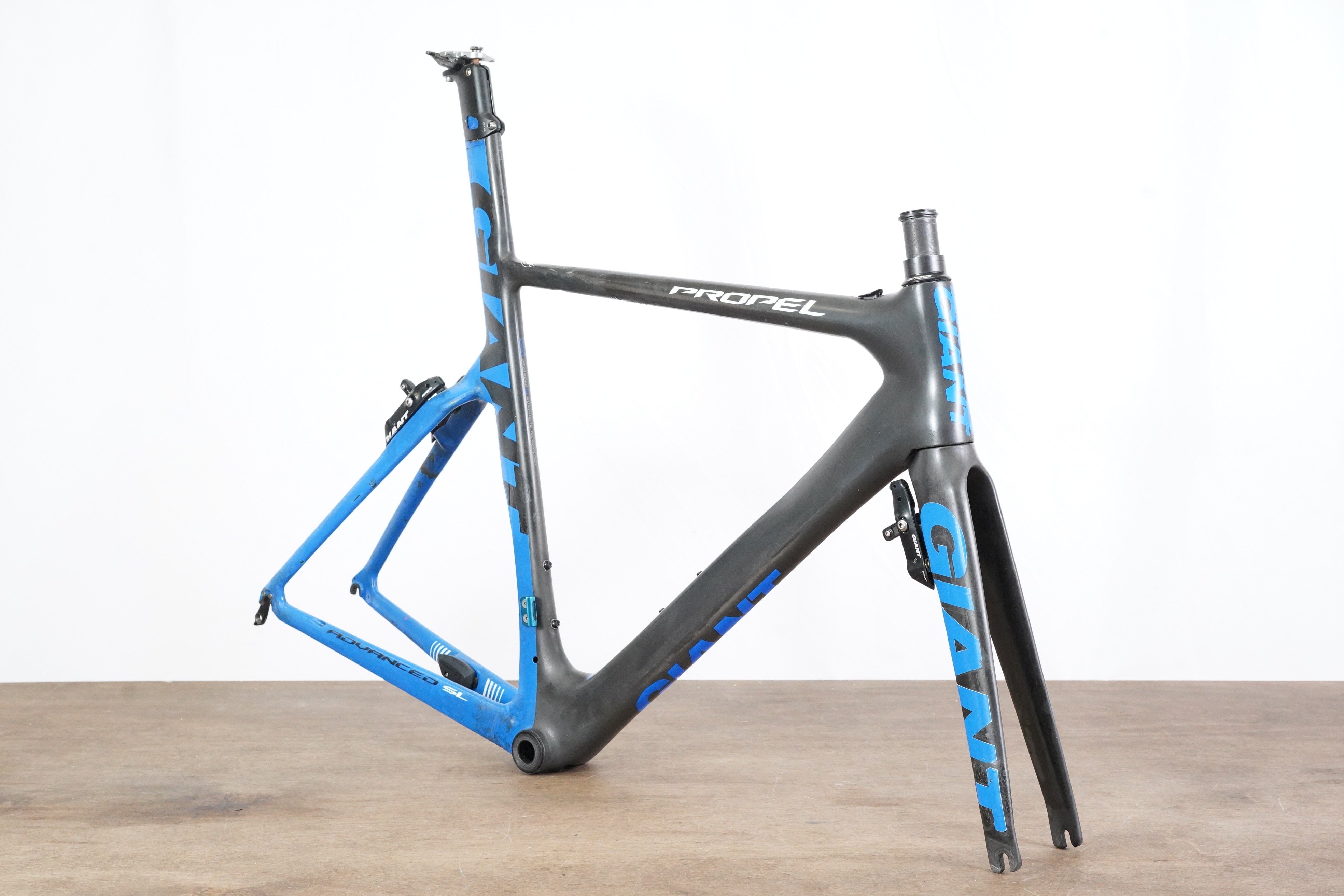 最も優遇 Damaged* M Aero Carbon ISP SL Advanced Propel Giant (Medium) パーツ