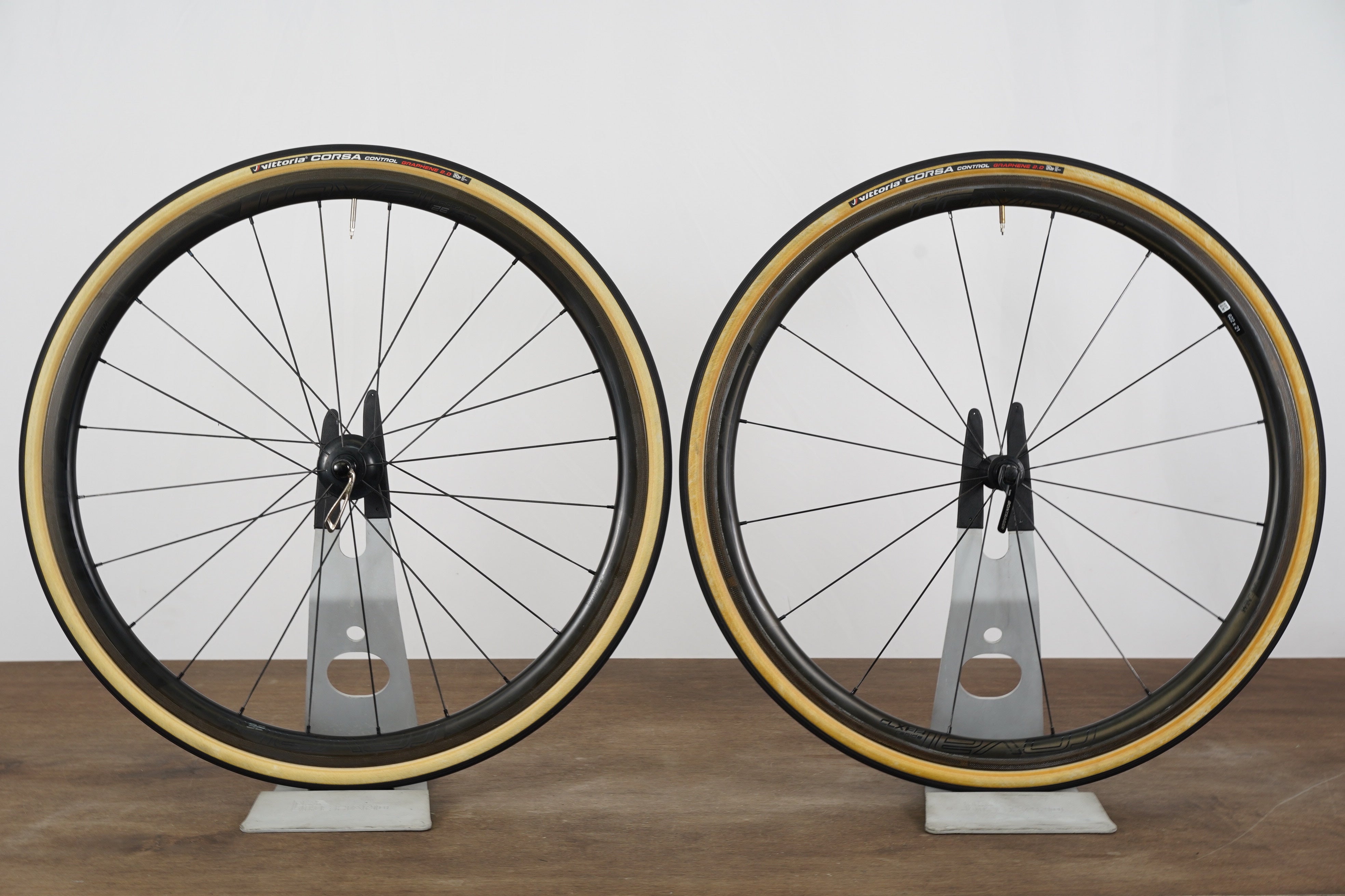 Roval CLX 32 Carbon Tubeless Clincher Rim Brake Wheelset Shimano