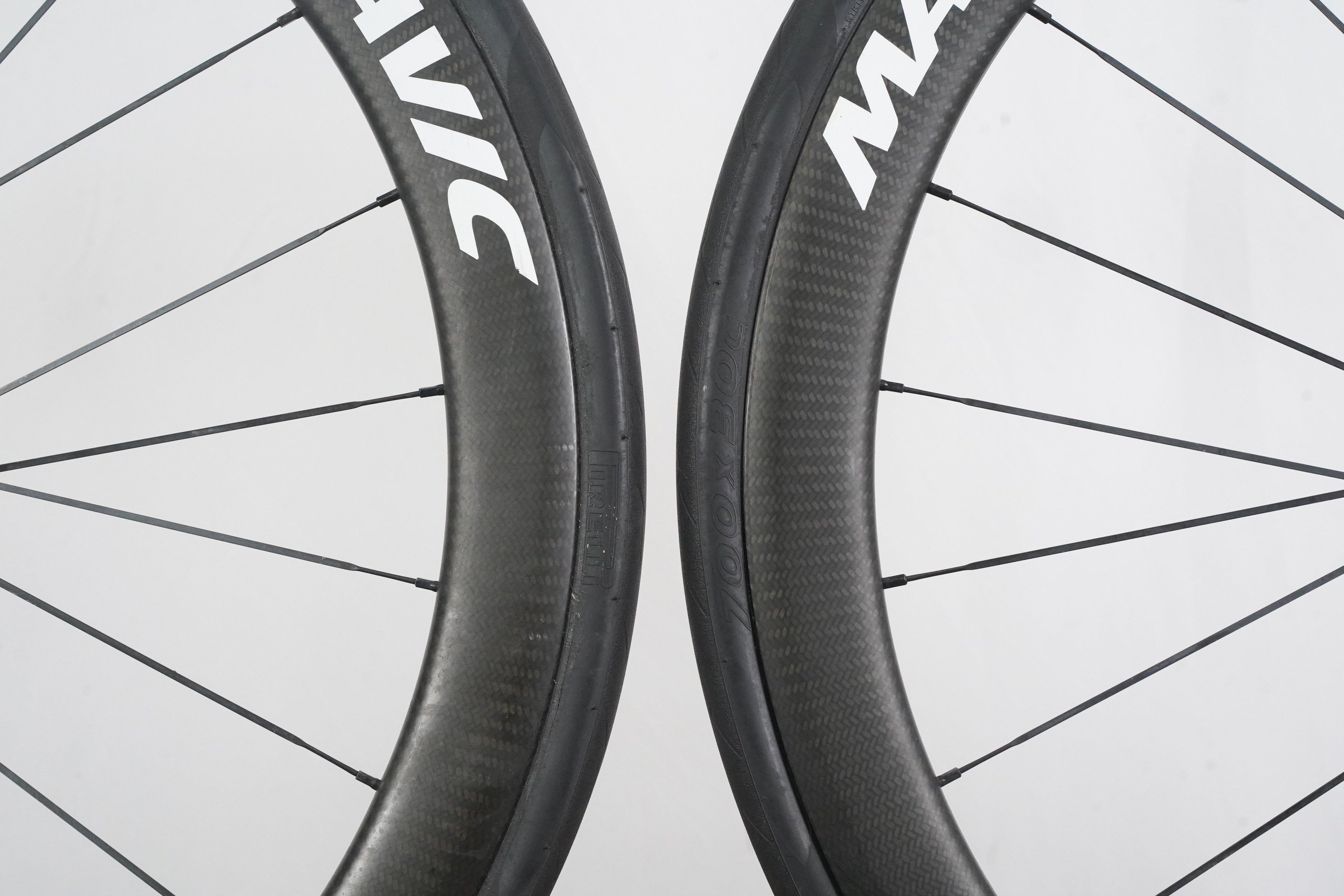 Mavic Cosmic SL 45 Carbon Tubeless Clincher Disc Brake Wheelset 11