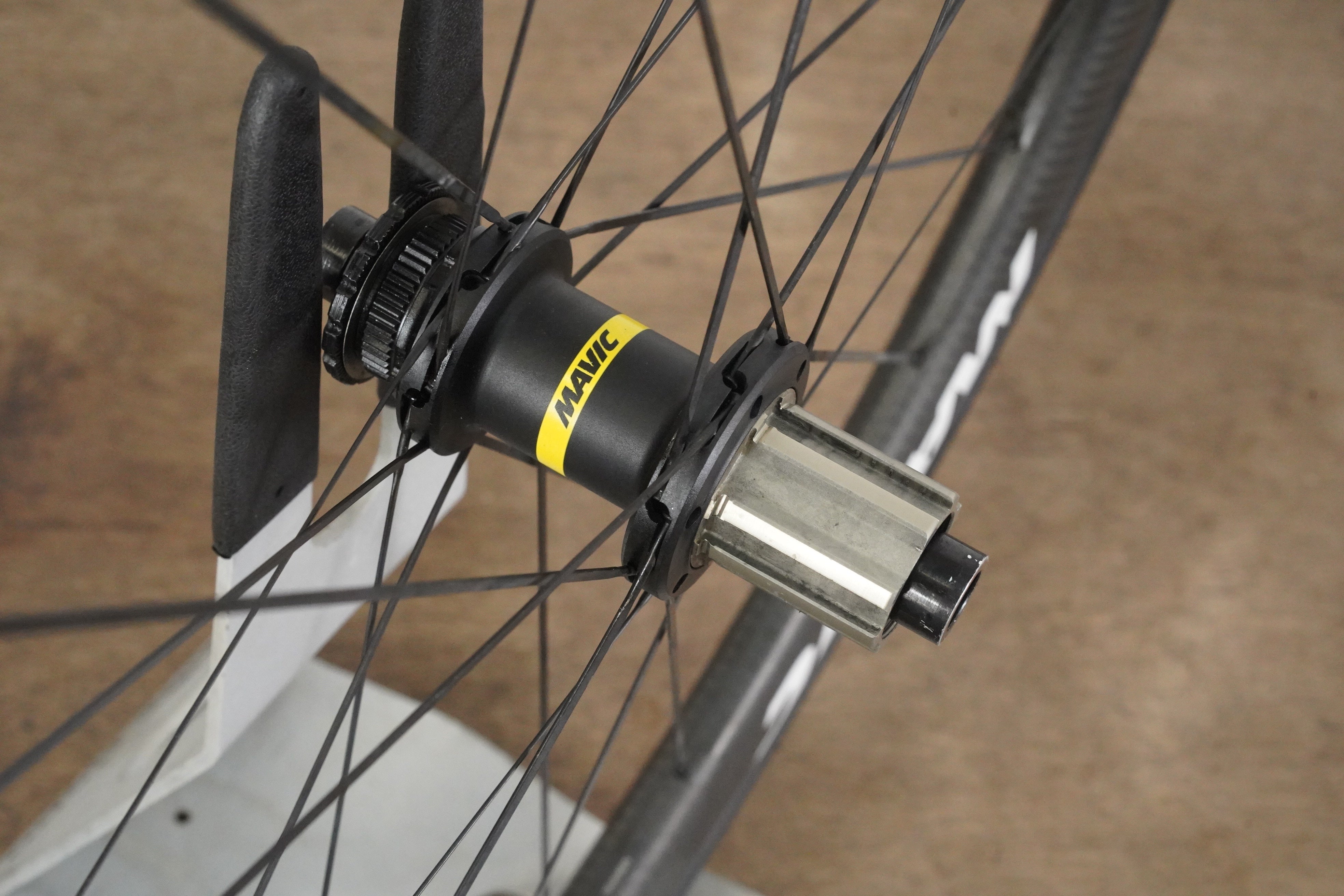 Mavic Cosmic SL 45 Carbon Tubeless Clincher Disc Brake Wheelset 11
