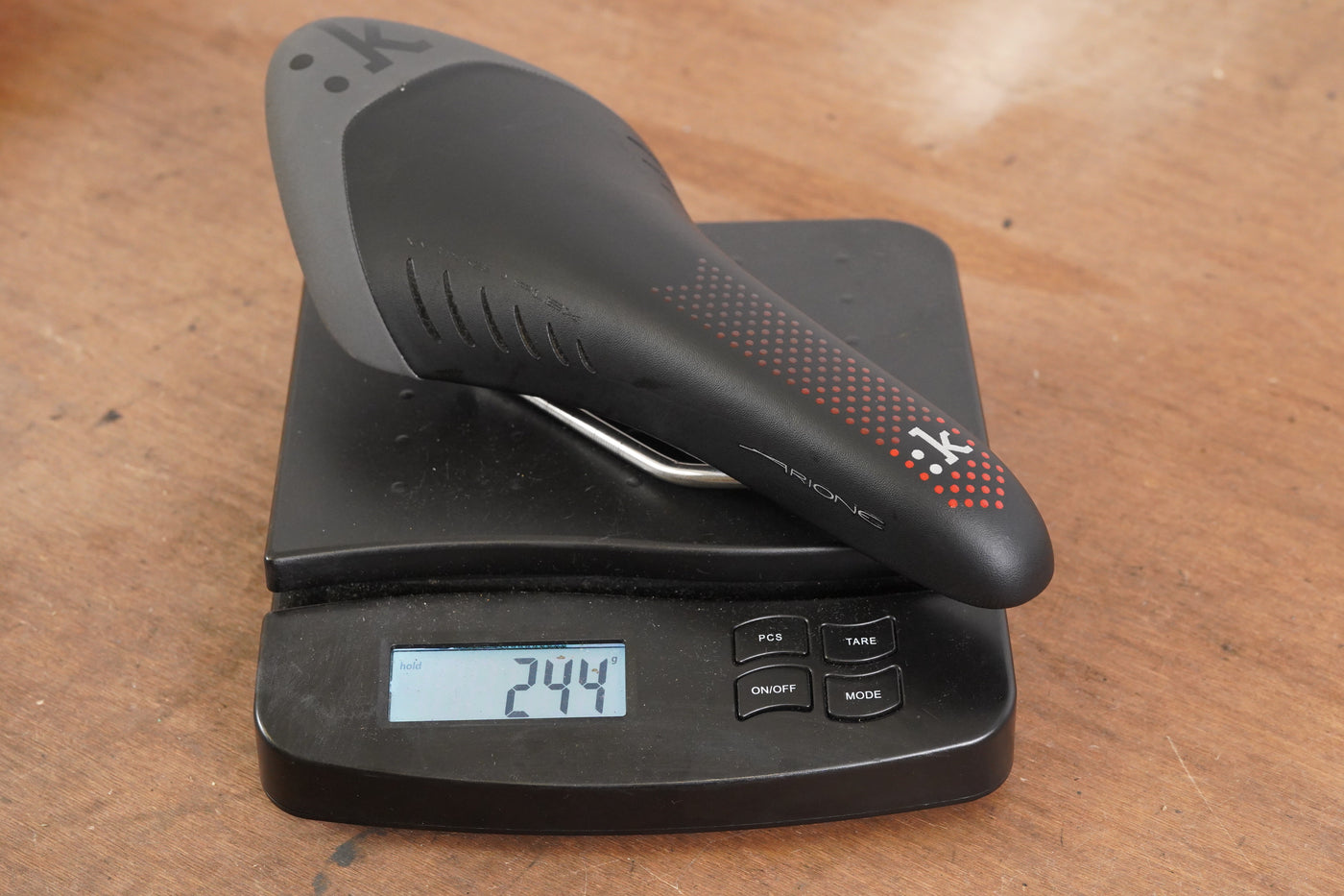 126mm Fizik Antares Kium Rail Road Saddle 244g