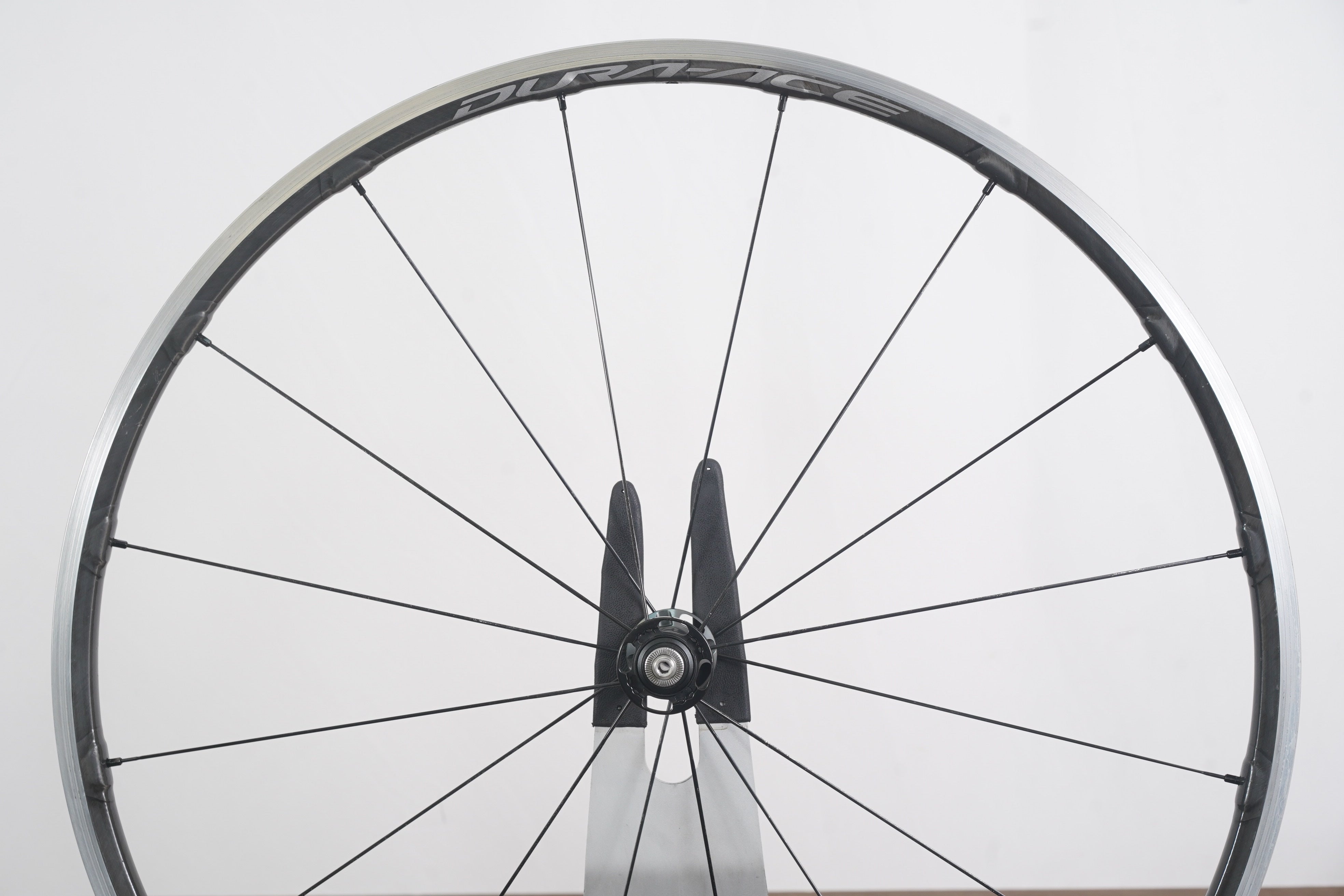 値下げ ! DURA-ACE Wh-r9100 c60 clincher SHIMANO Dura-Ace WH-R9100 C60 Tubular Carbon Wheels 700c