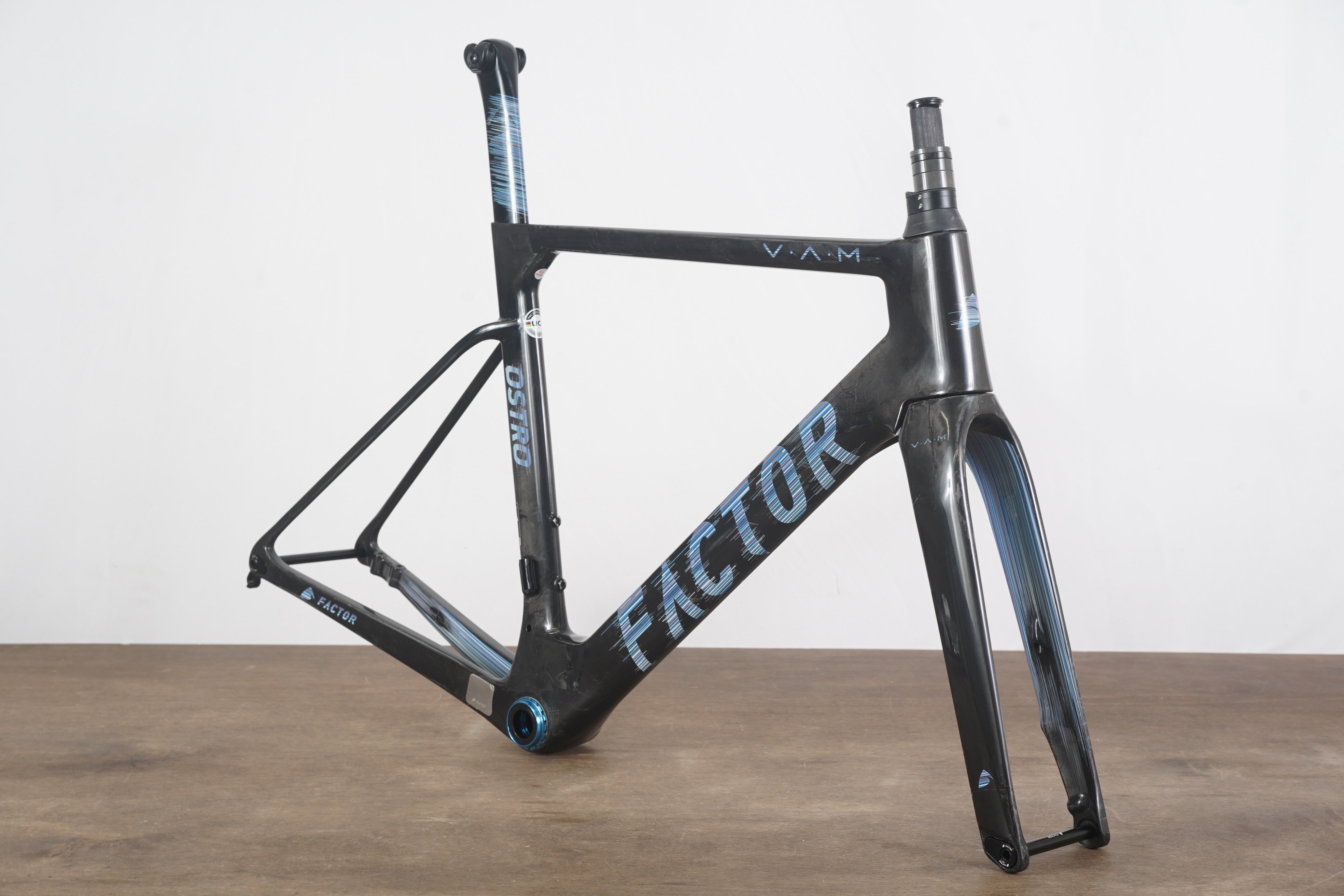 54cm Factor Ostro VAM V1 Carbon Disc Brake Road Frameset – Elevate